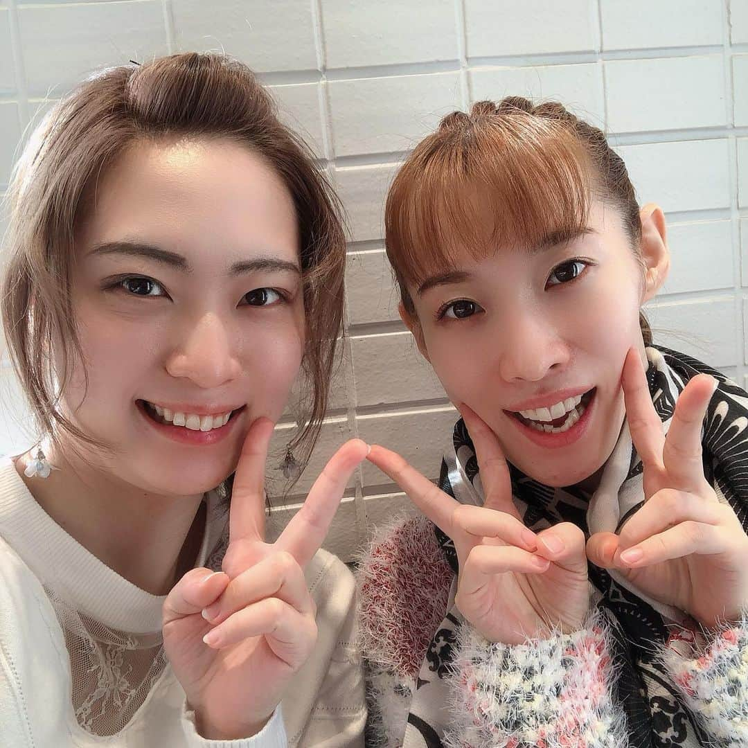 風輝駿さんのインスタグラム写真 - (風輝駿Instagram)「*﻿ ﻿ 皆様、こんにちは☀﻿ ﻿ ｢潤奈すばる＆風輝駿 S.S.special party 98! 〜Over the Rainbow to Cosmos〜｣﻿ ﻿ いよいよ明日が本番となりました🥺﻿ ﻿ ライブ配信のチケット購入がまだの方は是非是非ご購入下さいませ❣﻿ ﻿ ﻿ ﻿ 🗓:2020年11月14日(土)﻿ 💡:Start18:00﻿ 💳:料金¥3,000(税抜)﻿ ﻿ ﻿ ﻿ ※こちらの配信はオンタイムでなくても閲覧が可能です。﻿ アーカイブ閲覧期間は11月18日(水)0:00から22日(日)23:59まで。﻿ ﻿ 《MUSER》﻿ https://muser.link/#1114-1﻿ ↑こちらのURLをコピーして、MUSERさんのサイトをご覧下さい。﻿ ﻿ ﻿ ﻿ また、アーティストカードをご購入頂けますと﻿枚数に応じて、私達の写真や動画のデータを﻿ダウンロード出来る特典を付ける予定でしたが、、  急遽変更となりました‼﻿ ﻿ こちらの方は後日また案内をさせて頂きますので、続報をお待ち下さい🙇🏻‍♀️﻿ どうぞ宜しくお願い致します。﻿ ﻿ ﻿ ﻿ ～ご来場下さる皆様へ✉️✍～﻿ ﻿ 再度ご案内となりますが、当日会場へ足をお運び下さる方には、アーカイブを閲覧出来るチケットを💸¥1,500(税抜)アーティストチケット3枚と交換、という形で販売致します😊﻿ ﻿ 詳しくは当日会場でご案内致しますので﻿ お待ち下さい🙇🏻‍♀️﻿ ﻿ ﻿ ﻿ ご来場頂けない方も、お手持ちの端末でのご参加お待ちしております✨﻿ ﻿ 精一杯頑張りますので宜しくお願い致します💪🏻﻿ ﻿ 多くの方に見て頂けますように…🥺💕﻿ ﻿ ﻿ ﻿ ﻿ ﻿ #宝塚歌劇団 #潤奈すばる #風輝駿 #98期 #宙組﻿ #ssspecialparty98 #ginzasola #muser﻿ #LIVE配信」11月13日 14時25分 - shun.721.miki.125