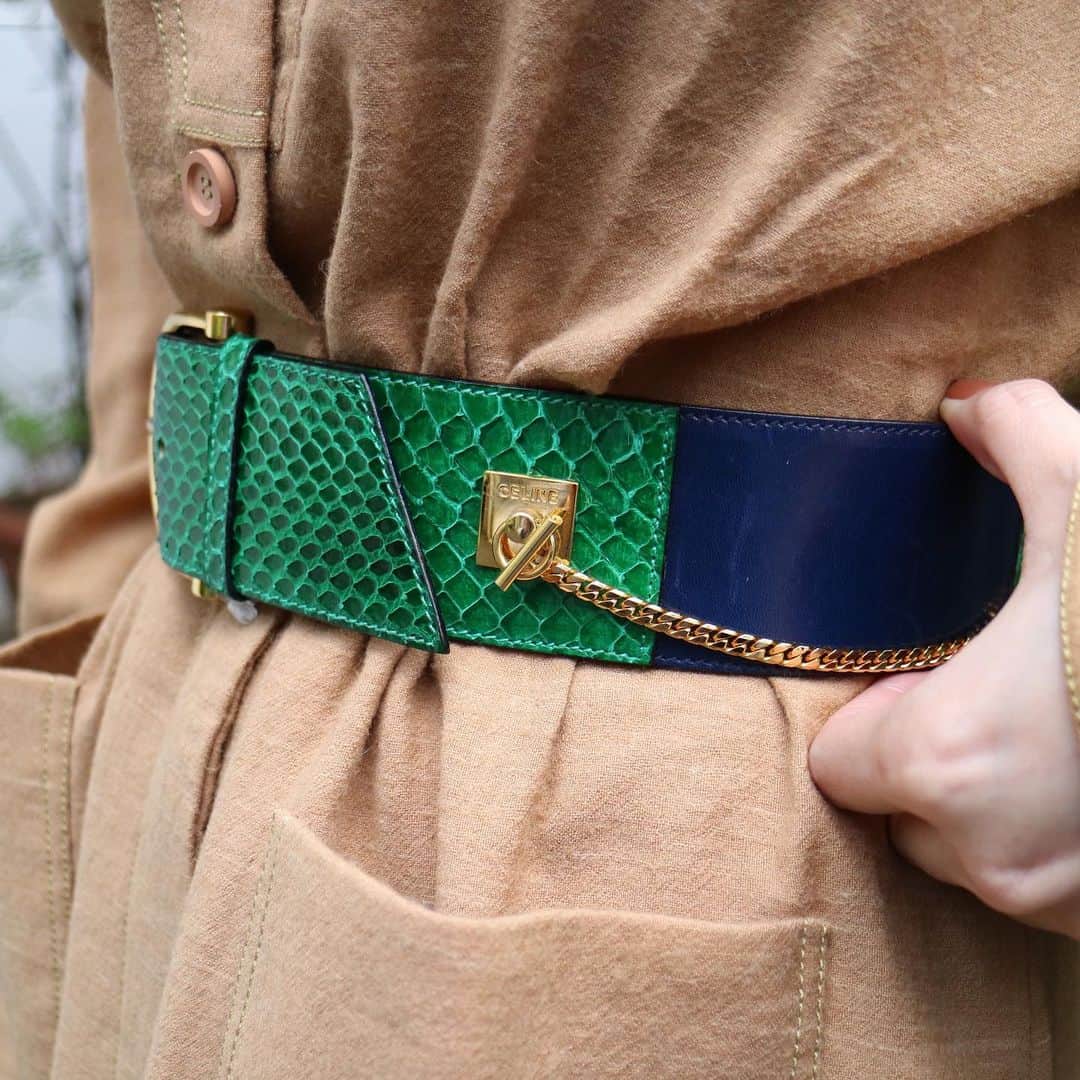 Vintage Brand Boutique AMOREさんのインスタグラム写真 - (Vintage Brand Boutique AMOREInstagram)「Celine Python leather belt in size 70.  📍On website search for AO29834  #Celine #vintageceline」11月13日 15時24分 - amore_tokyo