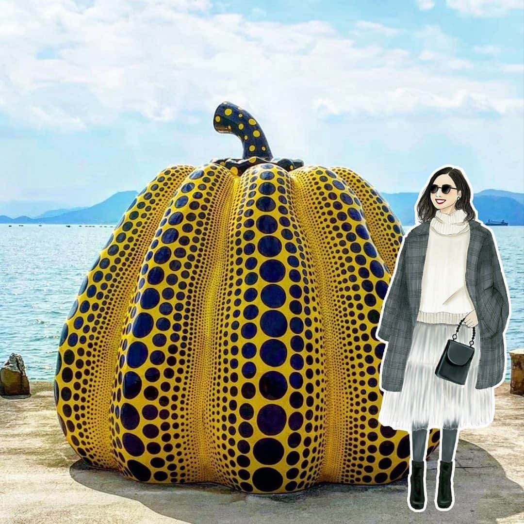TNQL-テンキュール-さんのインスタグラム写真 - (TNQL-テンキュール-Instagram)「直島のシンボル的な草間弥生さんのかぼちゃ﻿🎃❤️ 素敵な場所やグルメを投稿、アパレル関係で働かれている @y.yukino_0123 さんの写真を仕様させていただきました﻿❤︎ ﻿ 青い空と海と黄色のかぼちゃのコントラストが映えますね🌊🎃﻿ ﻿ 週末の直島は軽い上着を一枚羽織って過ごしやすい天候になりそうです。﻿ ﻿ #tnql #直島 #草間彌生 #コーディネート #おしゃれ #旅行コーデ #イラストレーターさんと繋がりたい #おしゃれさんと繋がりたい #旅行好きな人と繋がりたい﻿」11月13日 15時33分 - tnql_official