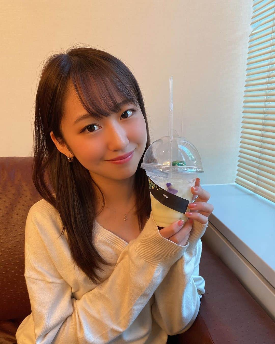 野中美希さんのインスタグラム写真 - (野中美希Instagram)「少し早めに投稿失礼します🙇‍♀️ 本日は野中美希バースデーイベントアンコール公演です！コットンクラブオリジナルドリンク『カクちぇる』を作っていただきました🍀💜とっても嬉しい…すごくかわいくないですか？？！☺️にんまりしてしまいます◎ . ヨーグルト(ラッシー)×🍀(メロン)×💜(花びら)の組み合わせ✨公演前のみの販売だそうです！最高に美味しいので、来てくださる方はぜひゲットしてくださいね！ . #helloproject#morningmusume20#野中美希#ちぇる#チェルシー#ヨーグルト派#バースデー#コットンクラブ#バースデーイベント#髪の毛#ぐるんぐるん#😱」11月13日 16時07分 - miki_nonaka.official