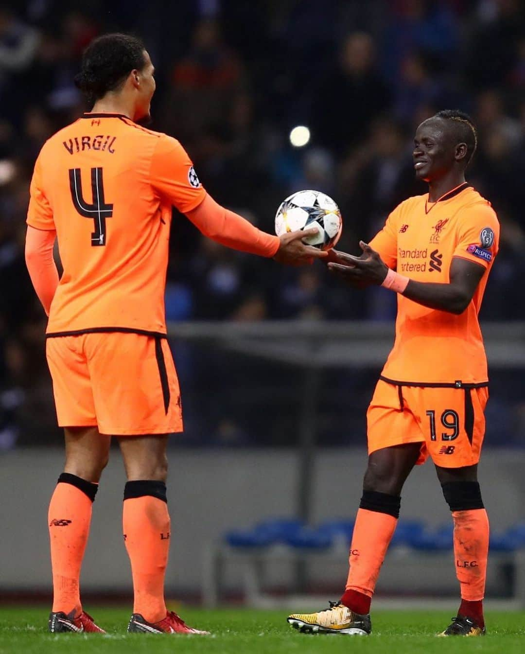 リヴァプールFCさんのインスタグラム写真 - (リヴァプールFCInstagram)「🔥🔥 Sadio’s sensational European hat-trick (🆚 @fcporto, 2018) 🔥🔥 #RedsHatTricks #LFC #LiverpoolFC #Liverpool #SadioMane #Mane」11月13日 21時32分 - liverpoolfc