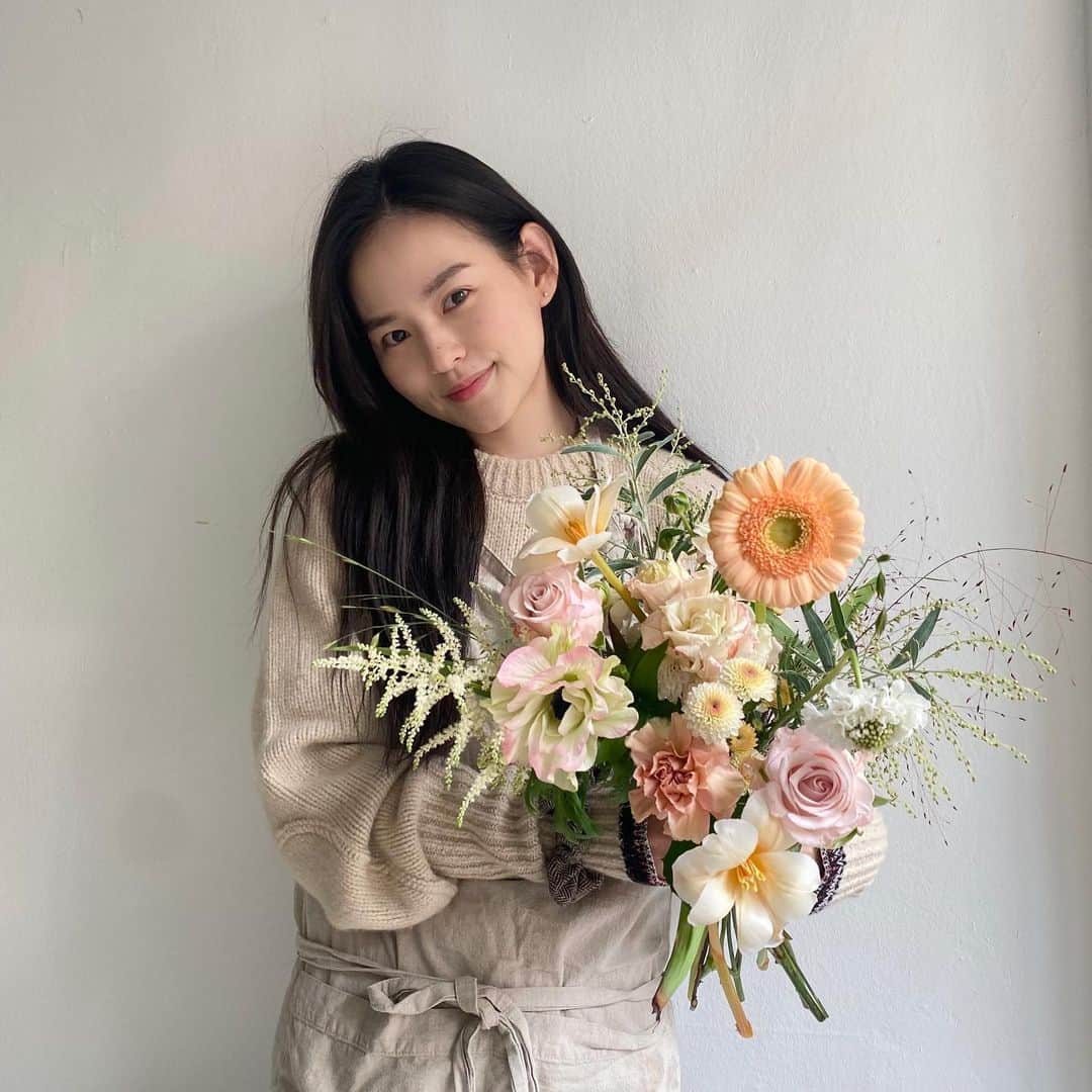 キム・ユネのインスタグラム：「🧡」