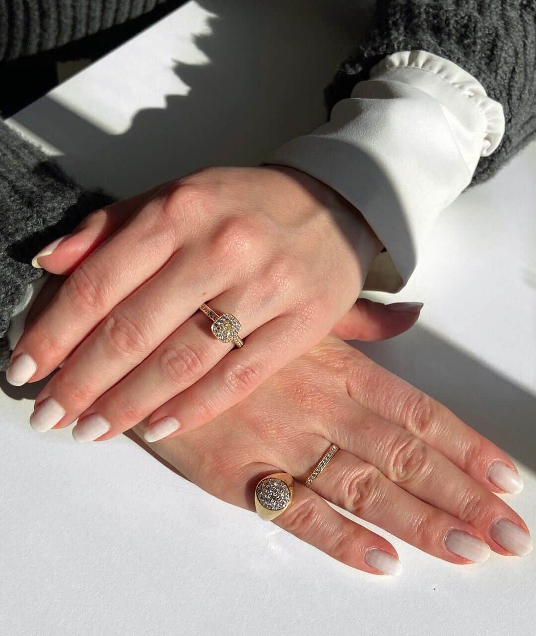 ジュリーサンドラゥさんのインスタグラム写真 - (ジュリーサンドラゥInstagram)「Into every girls life a little diamond should fall ✨💍 ⠀⠀⠀⠀⠀⠀⠀⠀⠀ ⠀⠀⠀⠀⠀⠀⠀⠀⠀ #juliesandlau #juliesandlaujewelry #jewelry #finejewelry #rings #diamonds #twinkle #exclusive #quality #gold #styling #inspiration #jewellry」11月13日 16時32分 - juliesandlau