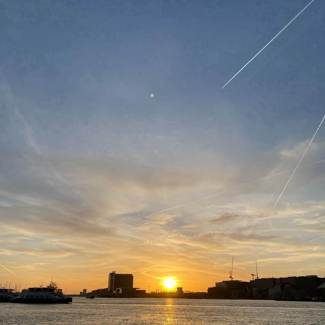 のインスタグラム：「Good morning Amsterdam 😎 #denham #jasondenham #denhamthejeanmaker #amsterdam」