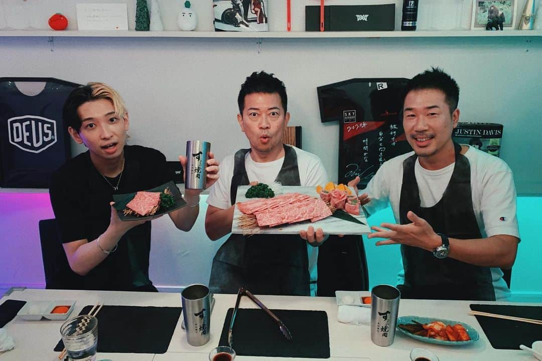 宮迫博之のインスタグラム：「すっごい焼肉、すっごかったな〜 . . . 写真：アヤト(@ayato_nishikido ) . #宮迫です #宮迫博之 #ヒカル #ロコンド #ロコンド社長 #焼肉 #すっごい焼肉 #芸人 #お笑い #youtube #youtuber #撮影」