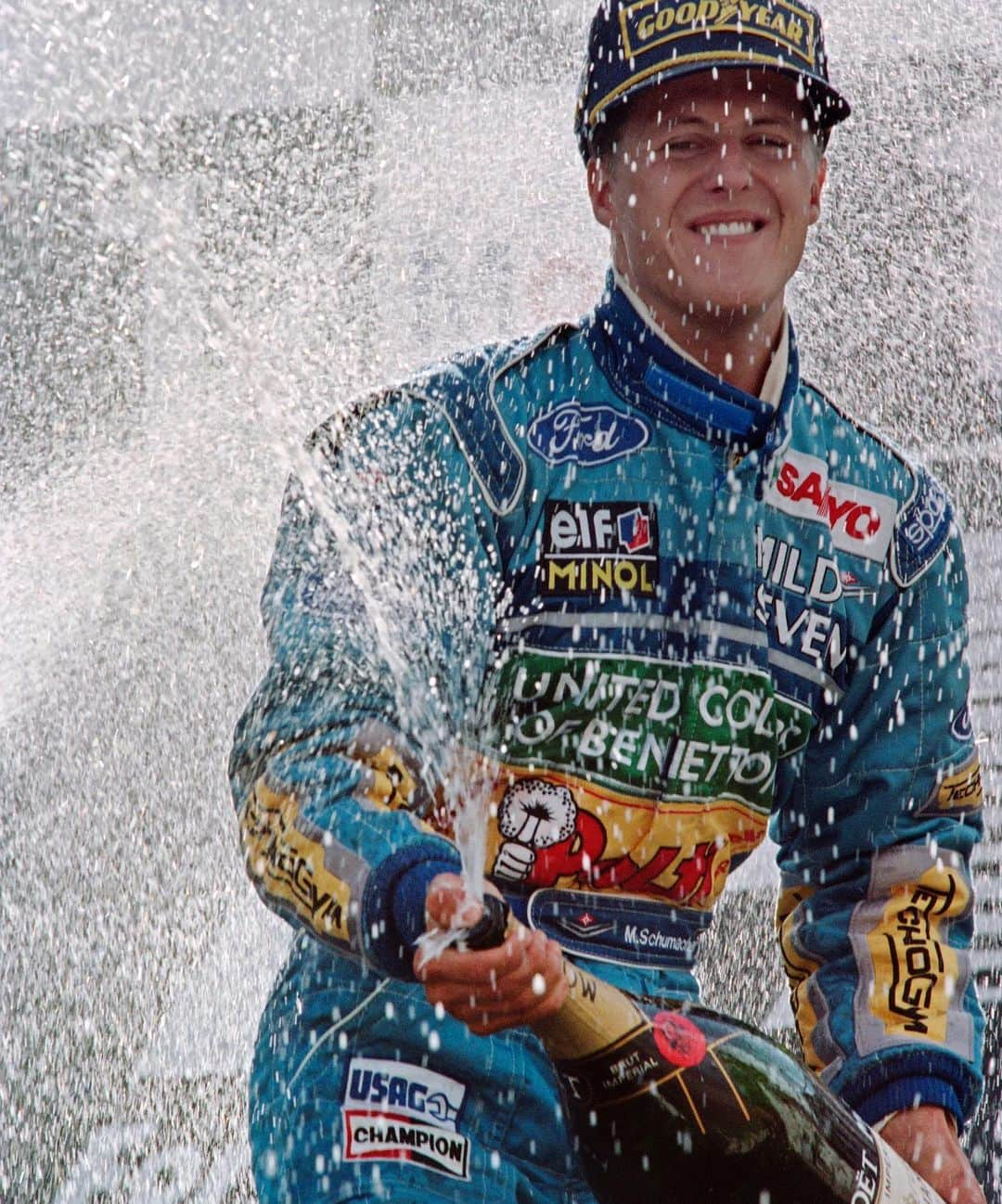 ミハエル・シューマッハのインスタグラム：「The first milestone in Michael’s career – his first win of the @fia.official @f1 world championship #OnThisDay 1994 which he later commented like this: “After I won the World Championship title at Adelaide, I couldn’t quite grasp it for a long time. Everything was so chaotic that year. It took a while until I reached the point where I was able to accept myself as world champion.“ (taken from www.michael-schumacher.de) ...and just so you know, the car that Michael drove that season, the Benetton B194, is displayed at his Michael Schumacher Private Collection exhibition at Motorworld in Cologne, Germany 🏆 Der erste Meilenstein in Michaels Karriere – sein erster Sieg der @fia.official @f1 Weltmeisterschaft #OnThisDay 1994, den er später so beschrieb: „Als ich damals in Adelaide den Titel holte, habe ich das lange nicht begreifen können. Das war alles so chaotisch in diesem Jahr, das dauerte eine Weile, bis ich soweit war, mich als Weltmeister zu sehen.“ (Zitat www.michael-schumacher.de)  ...übrigens, Michaels Auto aus dieser Saison, der Benetton B194, ist in seiner Ausstellung Michael Schumacher Private Collection in der Motorworld Köln zu sehen」