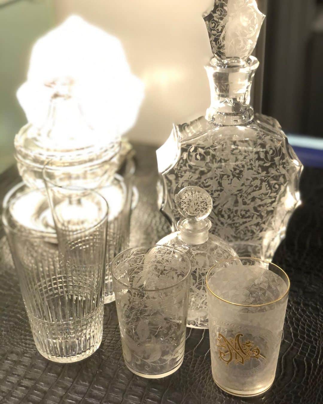 髙田麻紀子のインスタグラム：「❤︎ . @gallerygracekyoto ❤️❤️❤️ . #antiquebaccarat #oldbaccarat」
