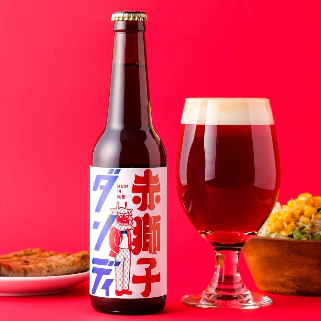 KURAND@日本酒飲み放題さんのインスタグラム写真 - (KURAND@日本酒飲み放題Instagram)「クラフトビール「赤獅子ダンディ」🐯   赤獅子が舞う伝統芸能「ささら舞」で知られる秋田県仙北市でつくられました。 赤褐色の見た目にふさわしい濃厚まろやかな味わいです。   穏やかな苦味はスッと切れが良く、料理との相性も抜群✨ 食事をよりおいしく楽しめるように製造されています。 肉料理とのペアリングをお楽しみください🍖   ラベルデザインの赤獅子は、「ささら舞」という伝統行事から。 「ささら舞」は秋田県仙北市で400年以上続く、歴史のある伝統行事です。 「ささら舞」とは、この地域での「獅子舞」を指しています😳   ビールの種類は、ドイツの伝統的なスタイル「アルトビール」。 赤褐色の見た目と、それにふさわしい濃厚でまろやかな味わい。 ホップの苦味と香りも効いたビターテイストです🍻   酒類 :クラフトビール スタイル：アルト 産地 : 秋田県 アルコール度数 : 5% 価格 : ¥680(税別)   ———————————————   📷 タグ付け 又は #KURAND のハッシュタグで お写真を紹介させていただくことがございます。   また @kurand_info をタグ付けして投稿してください✨   みなさまの素敵なお写真や、 おいしかった😊など感想コメントもお待ちしてます🙌   ——————————————— KURAND（クランド）は、お酒とワクワクをお届けする、 新しいお酒のオンラインショップです。  お酒に興味がある方は、 このアカウントのプロフィール @kurand_info のURLからオンラインショップへ❗️  オンラインショップのなかで、商品名で検索🤩   ——————————————— #KURAND #クランド #クラフトビール #酒 #酒屋 #秋田県 #アルトビール #ささら舞 #ダンディ #ビール好き #田沢湖ビール #獅子舞 #秋田のビール」11月13日 18時00分 - kurand_info