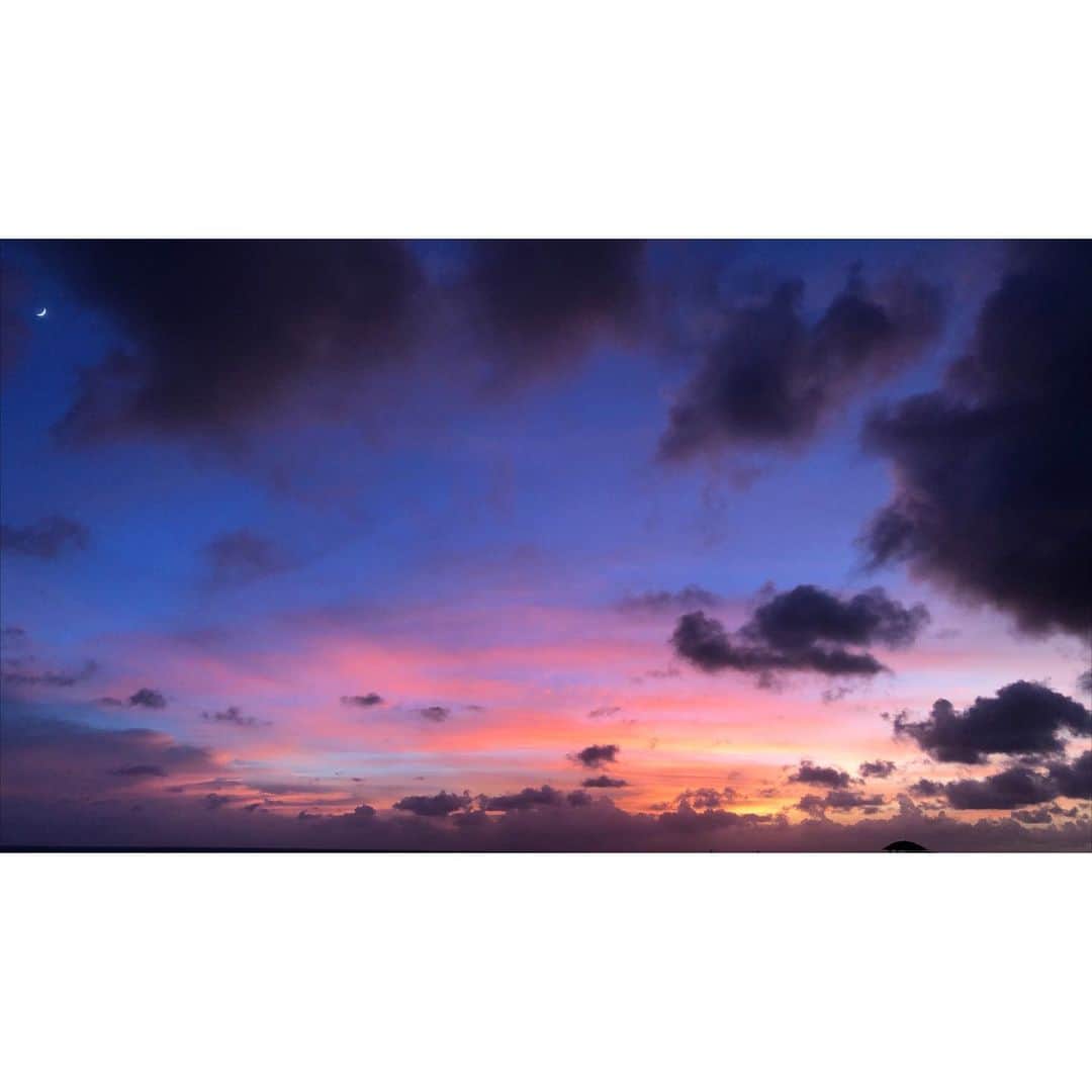 MARINAさんのインスタグラム写真 - (MARINAInstagram)「🌃🌆🌄 . 空が綺麗だったいつかの日✴︎ . #sunset #sky #view #beautiful #colour #nofilter #okinawa #沖縄」11月13日 17時53分 - marina___oki