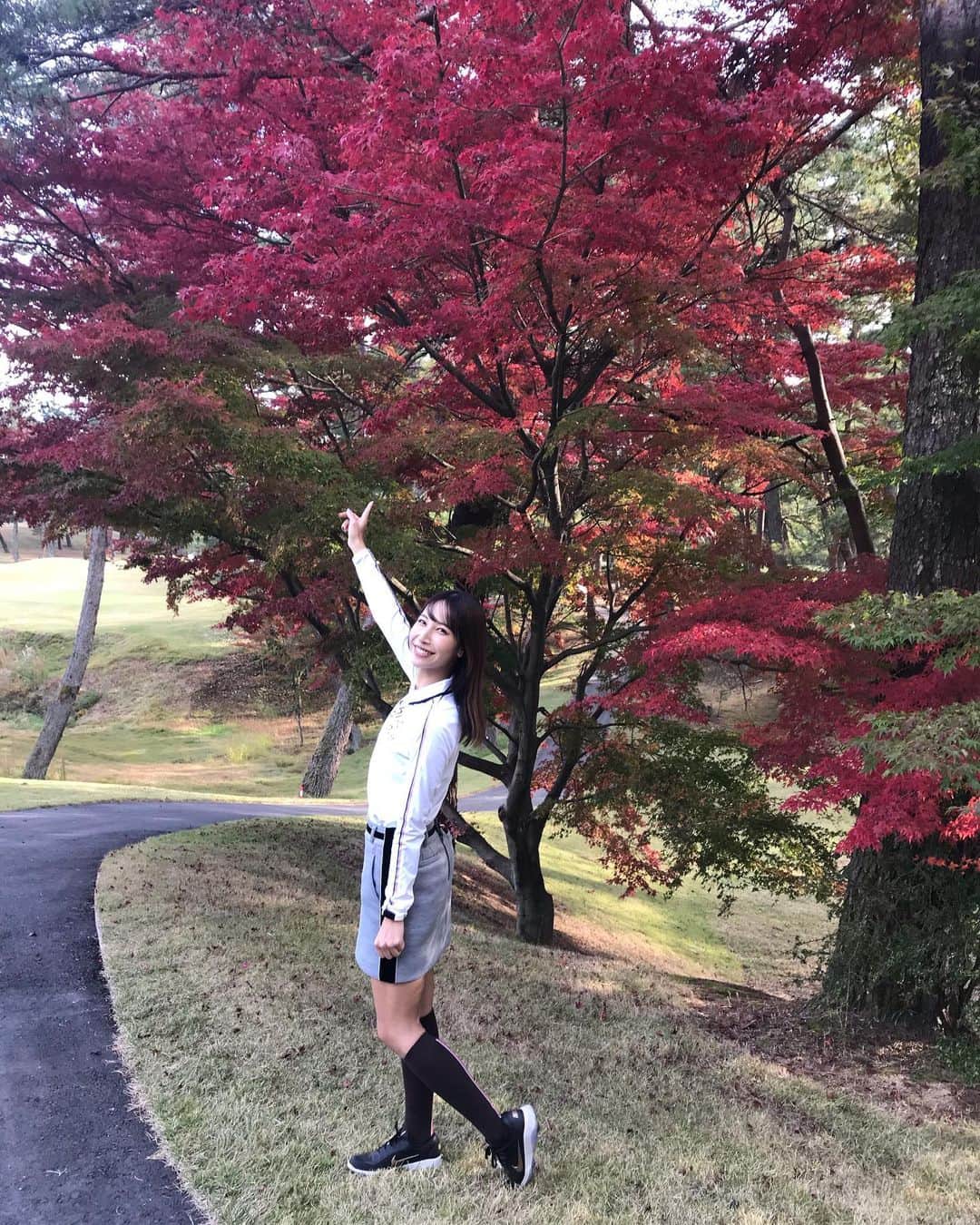 米澤有さんのインスタグラム写真 - (米澤有Instagram)「紅葉綺麗だったなぁ😊🍁  #golf #golfwear #autumn #archivio #goodweather」11月13日 17時56分 - yu.u.yonezawa