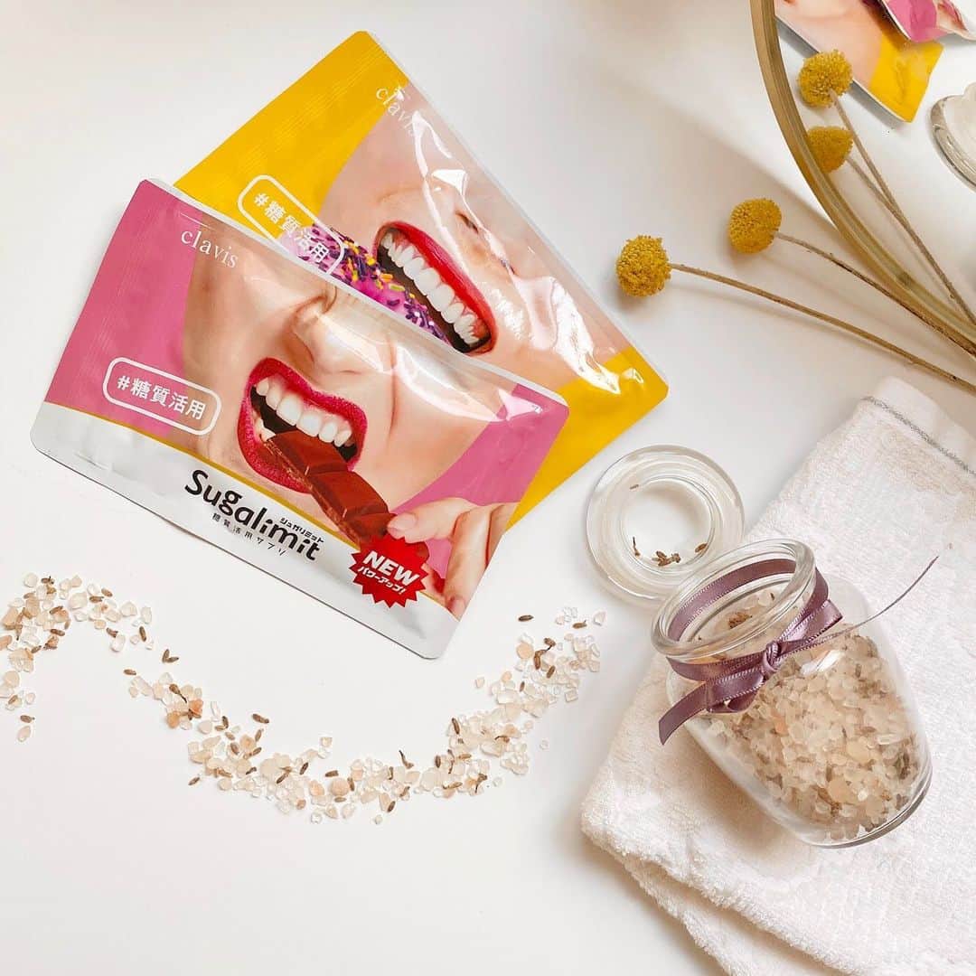 sugalimit (シュガリミット)のインスタグラム：「シュガリミットはこんな方におすすめです❤  ☝食事の栄養バランスに気にも気を使いたい ☝毎日の健康に気を付けている ☝甘いものが大好き  どれか1つでも当てはまるという方は是非シュガリミットをお試しください🙋‍♀️ お食事前に飲むだけで我慢せずに無理のないダイエットをサポートします！  シュガリミットの詳細について気になることがあれば気軽にコメントください😌  商品購入はプロフィールのURLから可能です💫   #シュガリミット #ダイエットサプリ #糖質ダイエット #ダイエット部 #我慢しないダイエット #痩せホルモン #痩せる習慣 #glp1ダイエット #hmbサプリ #理想の体型 #スイーツ大好き」