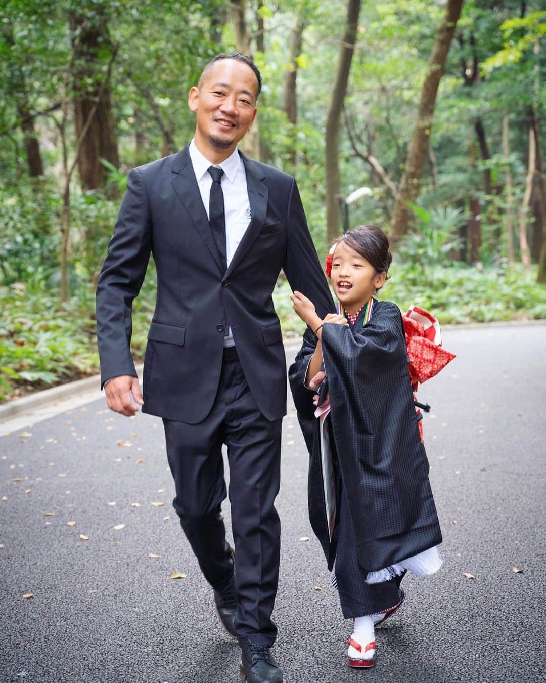 のインスタグラム：「去年は高熱で中止にし 一年遅れたけど 七五三もやっとでき バースデーもあり マリンウィークでした！  PEACE !!」