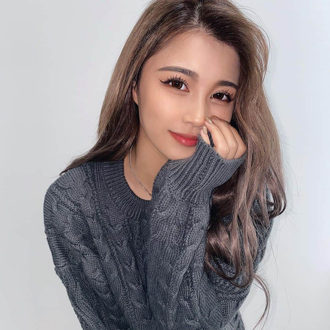 ILYのインスタグラム：「🧵」
