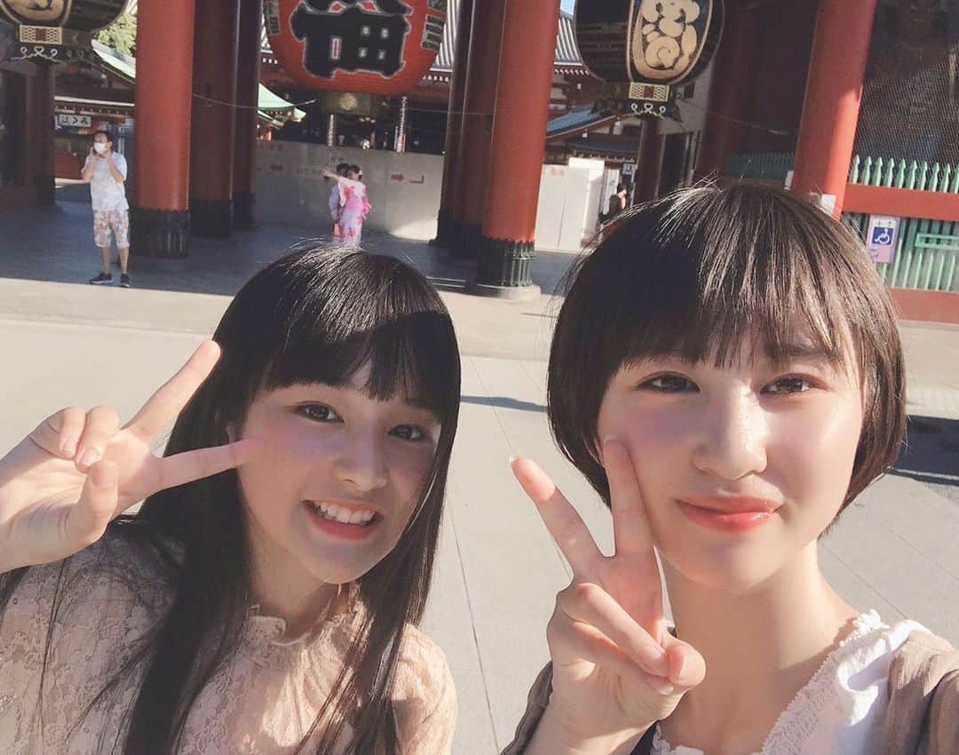 ８２１（ハニー）さんのインスタグラム写真 - (８２１（ハニー）Instagram)「821CAM📸-off shot✨ #RIKO #YURINA  本日、11/13(金)24:10〜配信 paravi「リアルアイドル」第五話 今回はリコとユリナに密着します🥰  #821honey #H821 #821 #リコ #ユリナ #WHO #CallMyName #japanesegirl #jpopidol #girlgroup #girlband #kpopgirlgroup #japanmusic #ulzzangfashion #ulzzangstyle #オフショット #雷門 #浅草 #커플 #메이크 #데일리메이크업 #패션 #오오티디 #팔로미 #메이크업 #셀카 #셀피」11月13日 18時07分 - 821honey_official