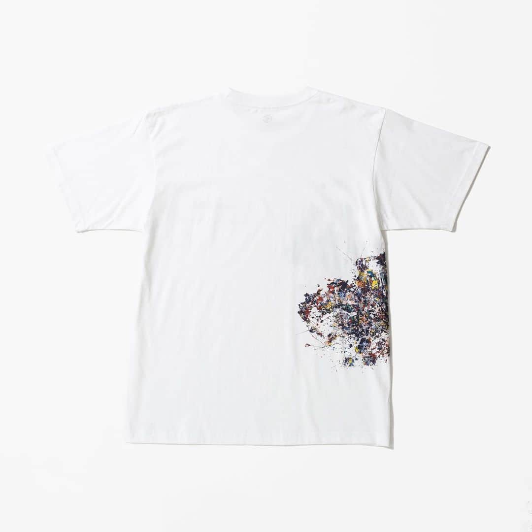 ADAM ET ROPÉさんのインスタグラム写真 - (ADAM ET ROPÉInstagram)「Jackson Pollock Studio × MEDICOM TOY × 10C 11.20 PRE-ORDER /NEW RELEASE FOR SHINSAIBASHI PARCO  Side Splash T-shirt / Splash T-shirt ¥7,000+tax ————————— 今回は 「Jackson Pollock Studio(ジャクソン・ポロック スタジオ)」と「MEDICOM TOY」とトリプルコラボレーション。 20世紀のアメリ カを代表する画家ジャクソン・ポロックの象徴的な絵具を飛び散らしたような技法は、見る人を圧倒し多くの人々を魅了しています。  コラボレーションでは、Tシャツ、フーディー、MA-1に加え、MEDICOM TOY社のBE@RBRICK(100% & 400%,1000%)も展開。  アイテムに使用しているアートワークは、ポロックが自身のスタジオの床に残したペイントからインスパイアされたもの。  11月20日(金)よりADAM ET ROPÉ心斎橋パルコ店にて先行発売、さらに、J'aDoRe JUN ONLINEとZOZOTOWNにて予約スタート。  2021年1月より、ADAM ET ROPÉ一部店舗と10Cオンラインショップなどにて発売いたします。  @medicom_toy @adametrope  #jacksonpollock #medicomtoy #10c #art #tshirt #hoodie #bearbrick #adametrope」11月13日 18時19分 - adametrope