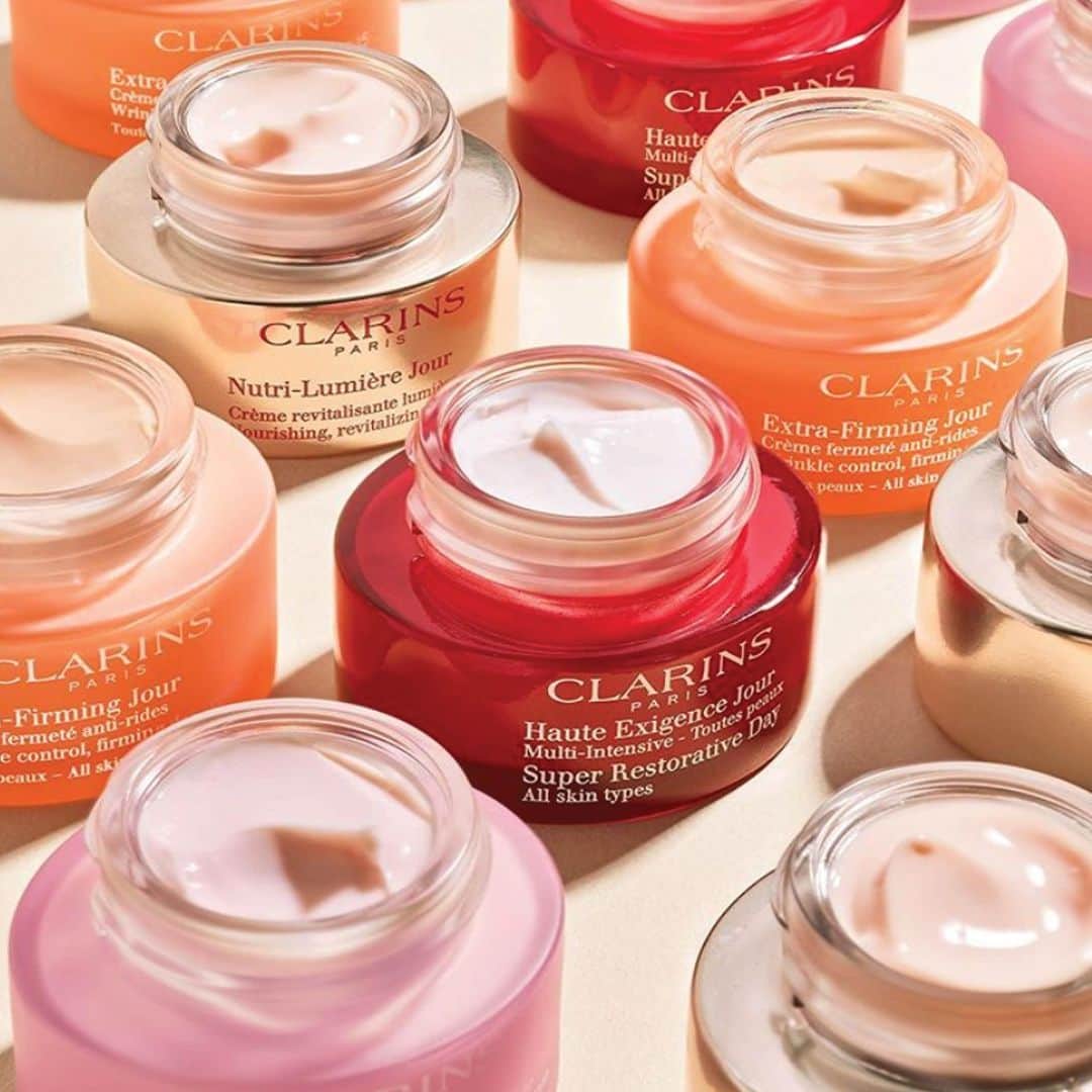 Clarins Australiaさんのインスタグラム写真 - (Clarins AustraliaInstagram)「At Clarins we believe beauty is at every age and with innovative and plant-powered formulas across all our anti-ageing creams, there is a cream for everyone! 💗⁣ ⁣ Not sure which cream is right for you? Book yourself a ‘Clarins & Me’ consultation and one of your experienced Beauty Advisors can help you find the best skincare for your skin concerns! Link in bio.🧐⁣ ⁣ #ClarinsAus #ClarinsSkincare」11月13日 18時30分 - clarinsanz