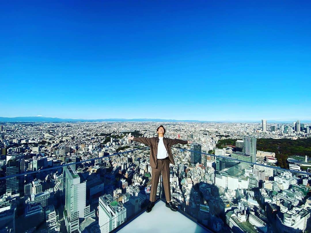 大倉士門さんのインスタグラム写真 - (大倉士門Instagram)「ご覧ください。 最高ですか！この景色！！！ 渋谷SKYからの眺め。一人占め。 東京にきたらぜひ！！ #東京バズストーリー」11月13日 18時58分 - shimonsmile