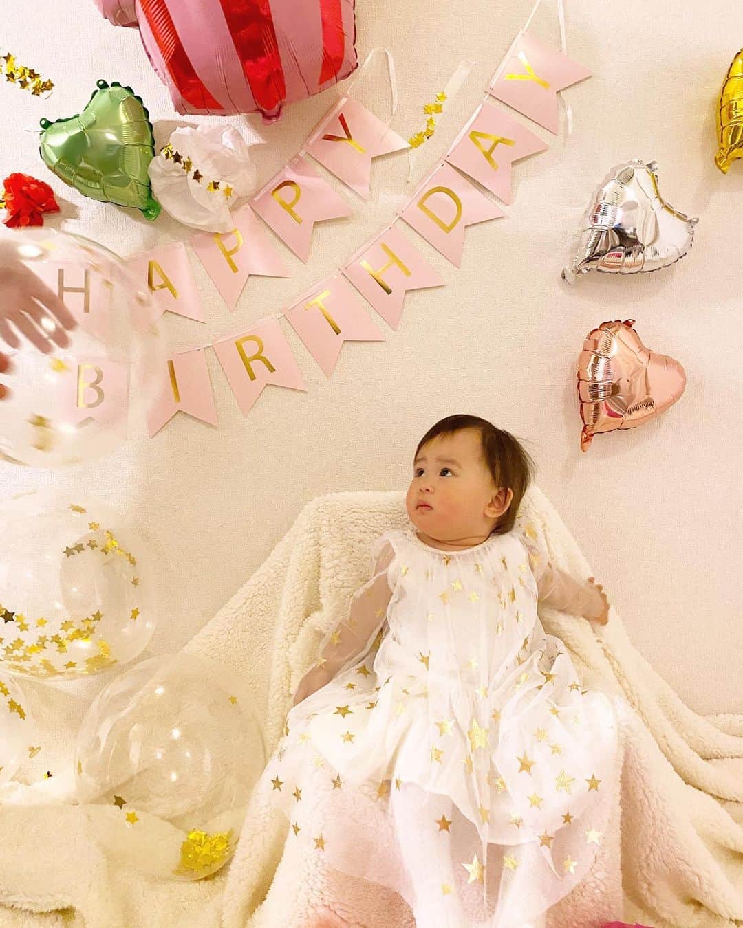 一木エリカのインスタグラム：「Happy 1st Birthday to my princess Emily🎂💕 11月11日. November 11th.  １歳のお誕生日おめでとう🎂💕 生まれた日がまだ鮮明に覚えている。１年でこんなに元気に大きく育ってくれてなにより。  毎日可愛い可愛い言ってるなぁ😍」