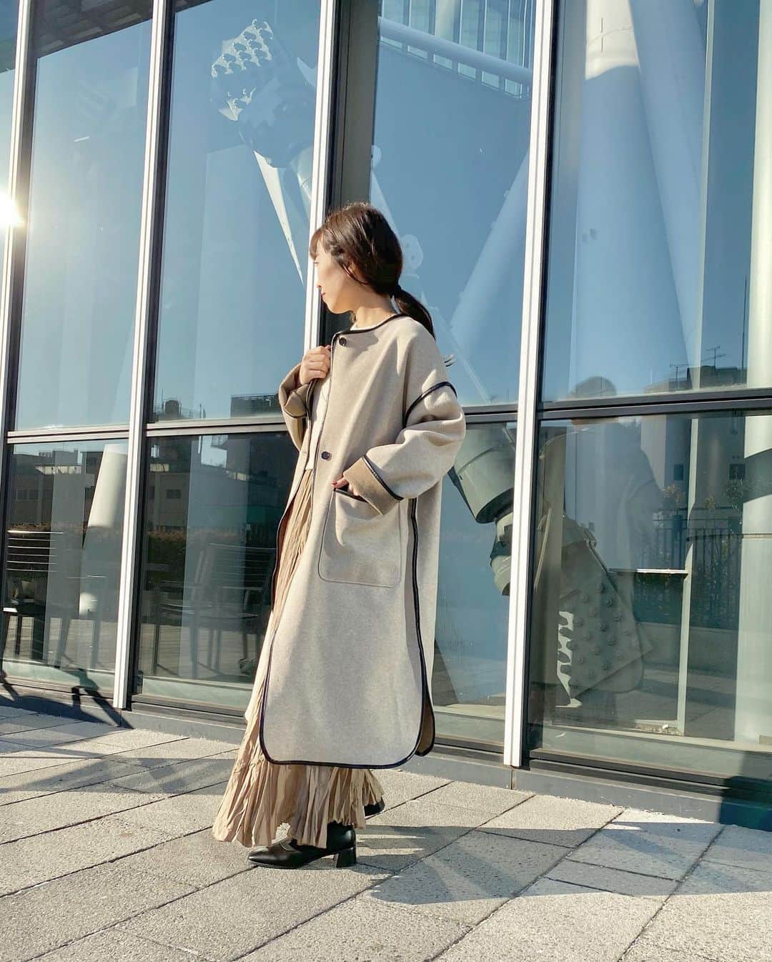 Fushimi natsukiさんのインスタグラム写真 - (Fushimi natsukiInstagram)「このコートから見えるスカートのバランスがめっちゃ可愛いのでおすすめです♡  🌆🌆🌆🌆  すごい寒くなった東京🗼  今日はポトフ作る　🥘  #kastane#冬支度#🗼#スカートコーデ #アウター#カスタネ」11月13日 19時04分 - fusshan