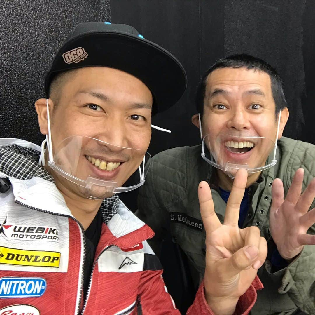 小川裕之のインスタグラム：「今日はノッチさんと同じチームで戦いました！！これからライブ配信です！！つるの剛士の乗るのたのしチャンネルで見てね！！  #ノッチ #つるの剛士 #乗るのたのし  #OGAチャンネル」