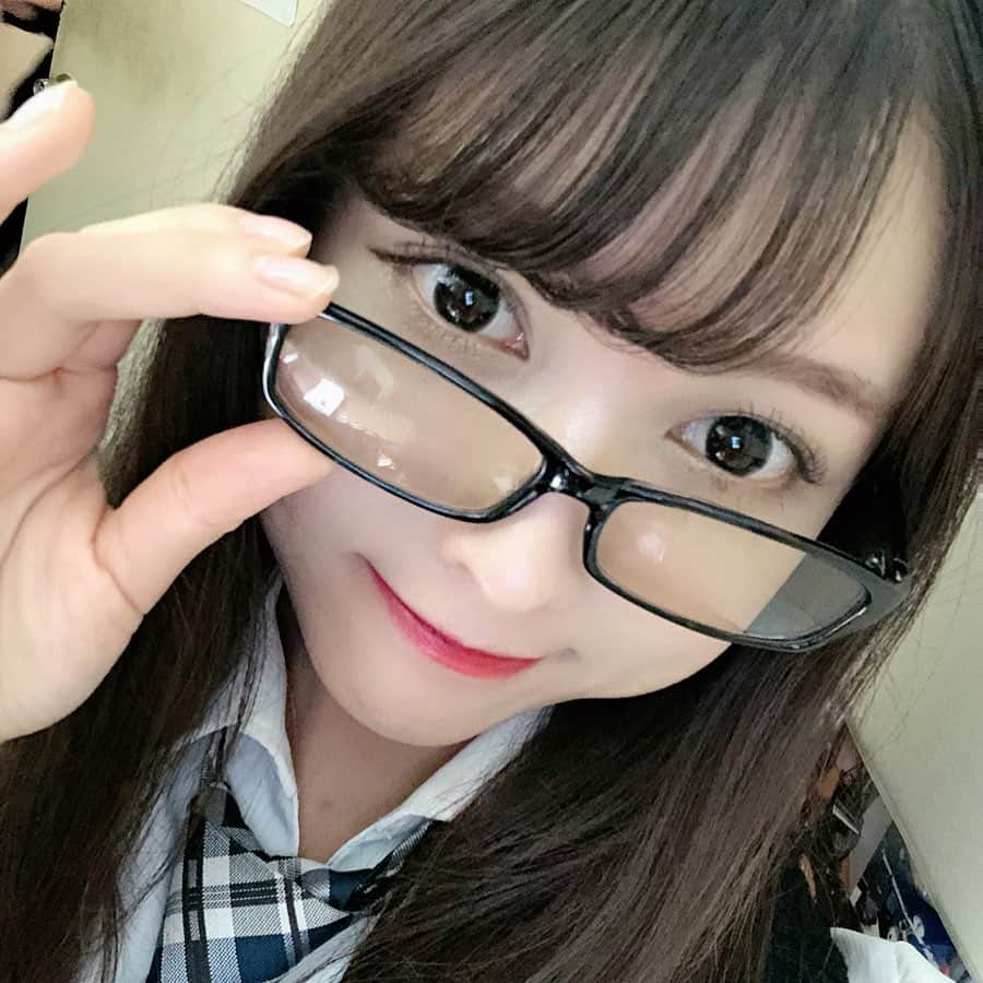 のインスタグラム：「. あざといから眼鏡の需要わかってる  #制服　#JK #メガネ　#眼鏡っ子　#韓国　#学生　#青春　#自撮り　#アイドル」