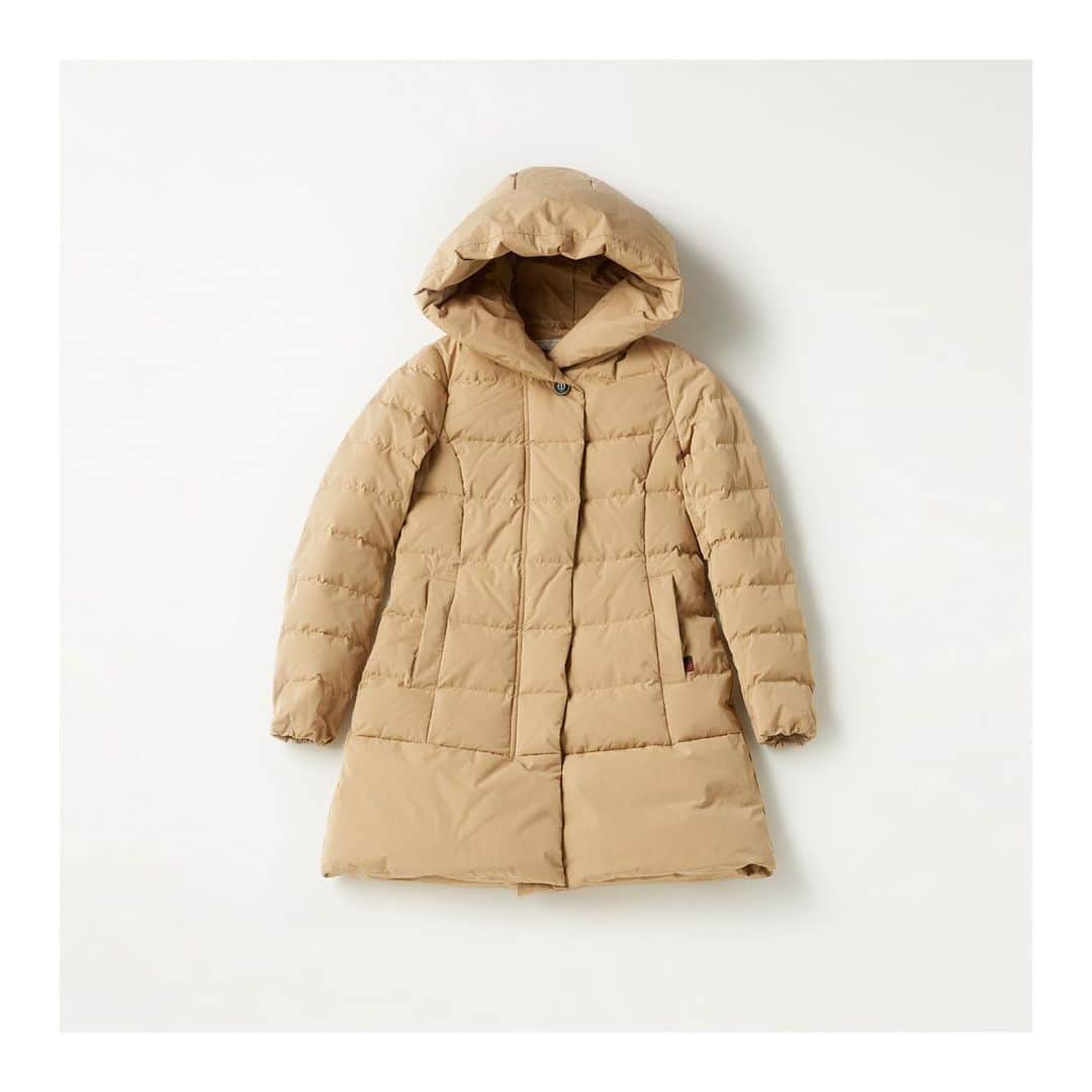 エリオポールのインスタグラム：「. - Recommended coat - . COAT [WOOLRICH]  82,000yen+tax . 1830年、アメリカ東海岸のペンシルバニアに誕生したWOOLRICHは、ハンター用ジャケットやボトムスなど数々のアウトドアウェアを生み出し、やがて原料から製品までを一貫生産するようになりました。ブランドを象徴するバッファローチェック柄はハンター同士の誤射を防ぐために開発されたもので、ブランドのアイコンとなっています。 ノンファーフードタイプのダウンコートは、ベーシックなベージュ・ネイビー・ブラックで展開します。 . . . . #HELIOPOLE #エリオポール #WOOLRICH #2020aw #autumnwinter #selectshop #fashion #style」