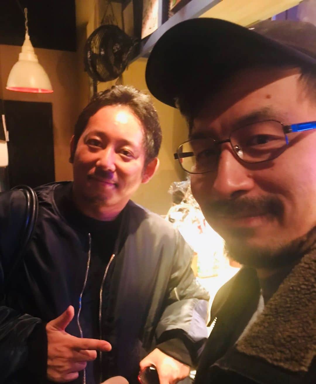 入江悠のインスタグラム：「春日太一さんとすでに控室でヒートアップ。 これから大阪ロフトプラスワンウエストにて、激熱トークイベントです。  2020年様々なことを振り返りつつ、来年以降のバネにしていきましょう！  配信もあります。 https://loft-prj.co.jp/schedule/west/156578」