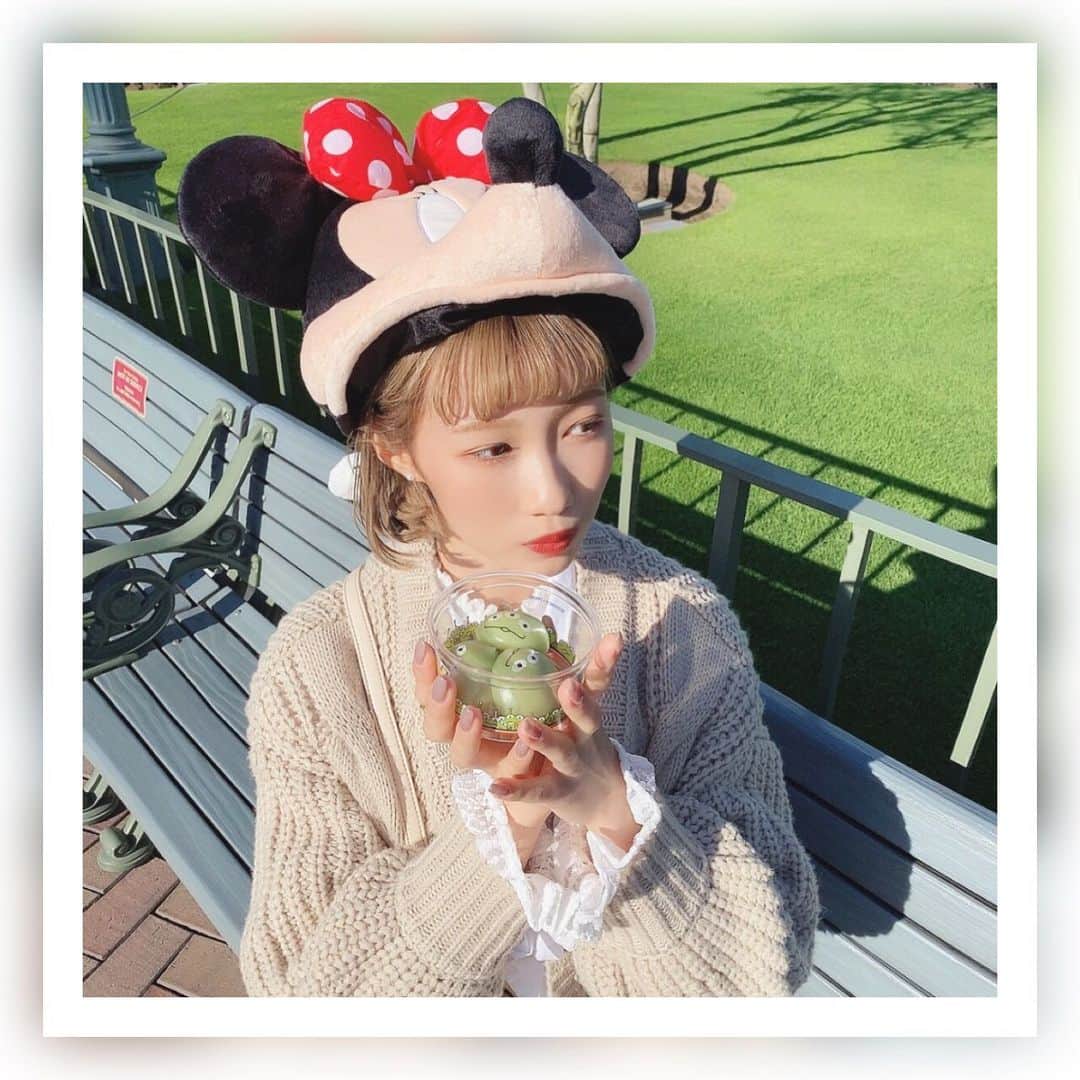 のインスタグラム：「#リトルグリーンまん   1枚目ラインのトプ画にしたっ  #disney #disneyland #disneycode #ディズニーランド　#ディズニーランドコーデ　ワントーンコーデ　#シミラールック　#シミラールックディズニー　#夢が叶う場所　#お揃いディズニー　#ディズニー好きな人と繋がりたい  #ファンキャップ　#ミニーコーデ　#ミニーちゃん　#ミニーちゃんコーデ　#ミニーマウス　#ミニーグッズ　#ファンキャップディズニー　#ディズニーフォトスポット　#ディズニーお土産　#美女と野獣　#美女と野獣エリア  #ディズニー写真部　#ディズニー動画　#ディズニー映画 #instagood  #instalike #ディズニーフード #dヲタ　#dヲタさんと繋がりたい」