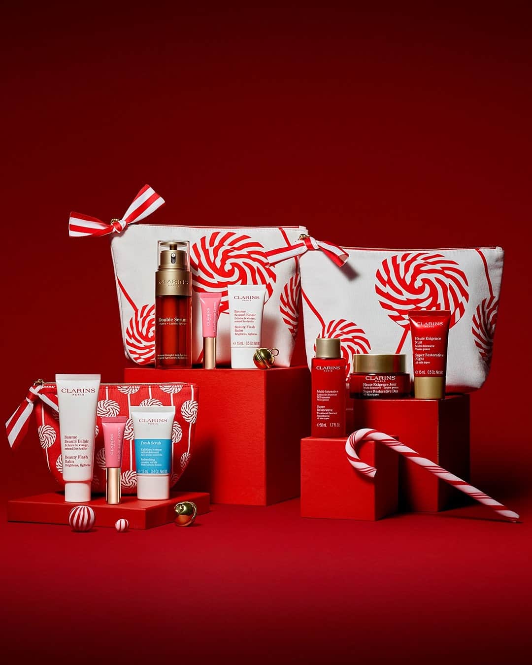 ClarinsUKさんのインスタグラム写真 - (ClarinsUKInstagram)「The Christmas collection is here! Shop luxury gift sets, limited edition pieces and stocking fillers in our Christmas Boutique on Clarins.co.uk ✨   TOP TIP: You can use our complimentary Virtual Boutique consultations or our online Gift Finder to find the perfect presents for your loved ones! ✨  #Clarins #ChristmasWithClarins #GiftSets」11月13日 19時30分 - clarinsuk