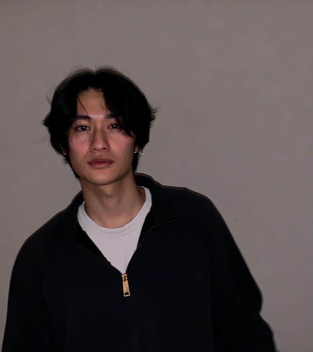 浅野竣哉のインスタグラム：「毛量すごい髪切りたいです」