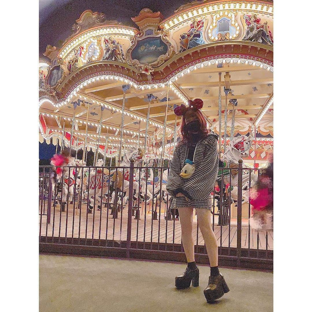 乃苺みくるさんのインスタグラム写真 - (乃苺みくるInstagram)「メリーゴーランド🎪🎠🖤」11月13日 19時32分 - mikurunoichigo