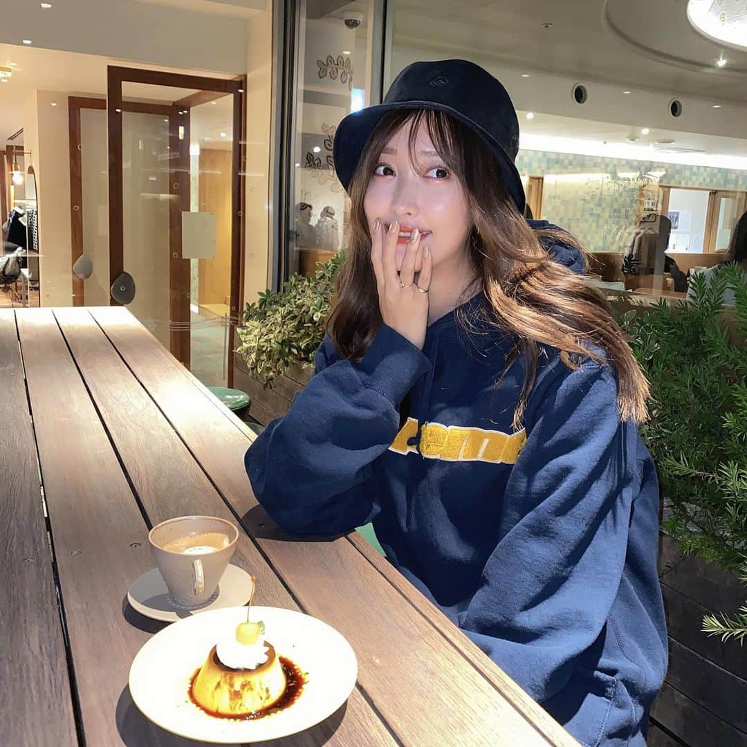 佐達ももこさんのインスタグラム写真 - (佐達ももこInstagram)「プリンでカフェを選んだ日🍮﻿ ﻿ ここのプリン、かなり好きでした❣️﻿ ﻿ かためのプリンが大好き😍﻿ ﻿ 昔ながらの、かためでタマゴっぽい﻿ 喫茶店で出てきそうな﻿ プリンがタイプです🥚🍮﻿ ﻿ そういうプリンを見つけたら﻿ 私に教えてください😊﻿ ﻿ パーラー大箸のプリンも﻿ 美味しかったなぁ✌️﻿ ﻿ ﻿ #家と庭#表参道#カフェ#カフェ巡り#表参道カフェ」11月13日 19時52分 - sadamomodayo