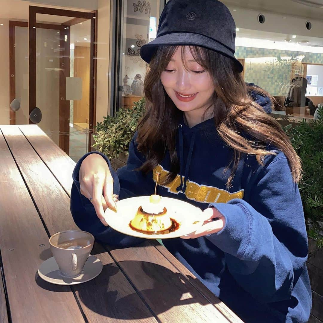 佐達ももこさんのインスタグラム写真 - (佐達ももこInstagram)「プリンでカフェを選んだ日🍮﻿ ﻿ ここのプリン、かなり好きでした❣️﻿ ﻿ かためのプリンが大好き😍﻿ ﻿ 昔ながらの、かためでタマゴっぽい﻿ 喫茶店で出てきそうな﻿ プリンがタイプです🥚🍮﻿ ﻿ そういうプリンを見つけたら﻿ 私に教えてください😊﻿ ﻿ パーラー大箸のプリンも﻿ 美味しかったなぁ✌️﻿ ﻿ ﻿ #家と庭#表参道#カフェ#カフェ巡り#表参道カフェ」11月13日 19時52分 - sadamomodayo