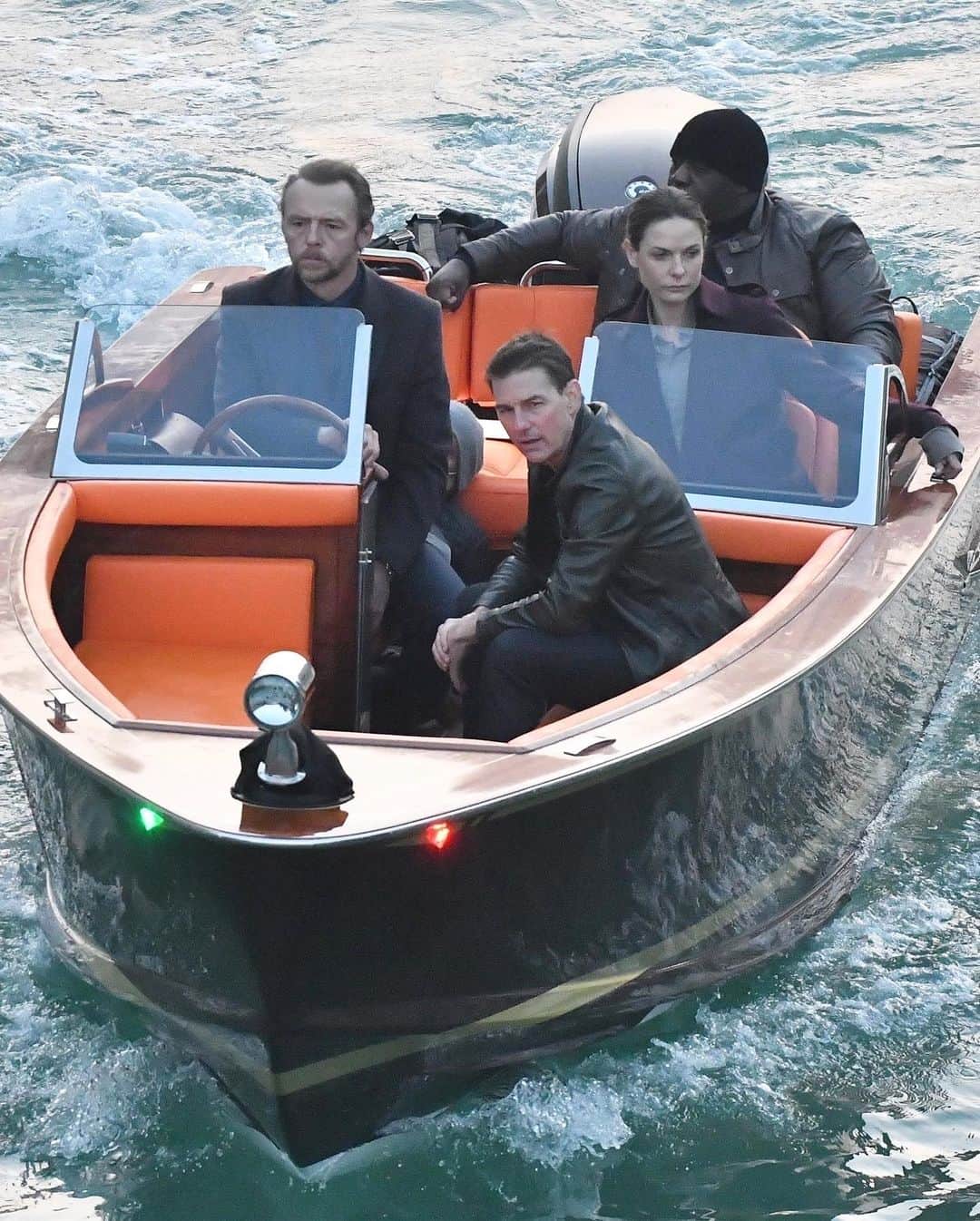 Just Jaredさんのインスタグラム写真 - (Just JaredInstagram)「Tom Cruise and his “Mission: Impossible 7” co-stars - Rebecca Ferguson, Simon Pegg, and Ving Rhames - were seen riding a boat in Venice while filming the final scenes for the movie. #TomCruise #RebeccaFerguson #SimonPegg #VingRhames #MissionImpossible Photos: Backgrid」11月14日 6時46分 - justjared