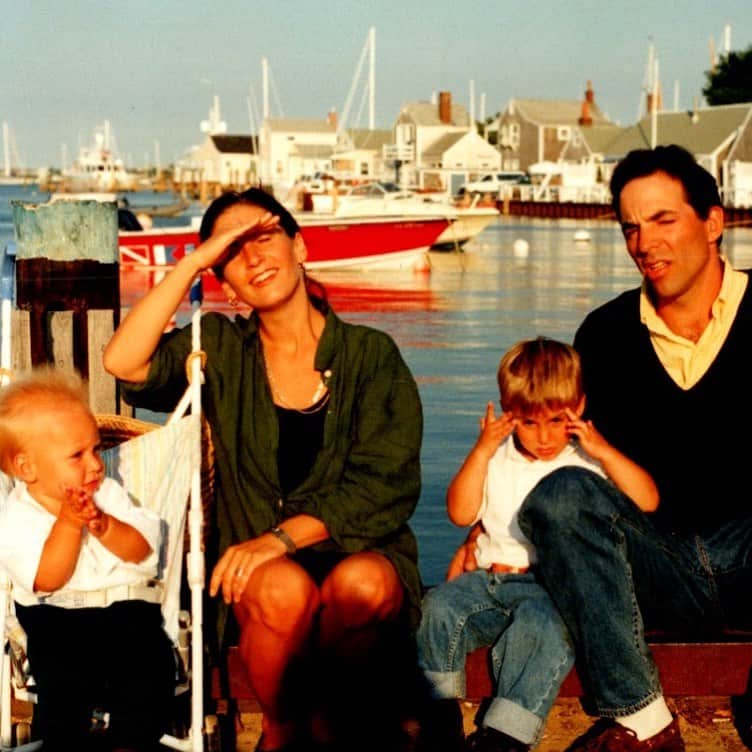 ボビー・ブラウンのインスタグラム：「Love a #fbf  When we were 4. Circa 1993 @sdplof @dplofker @codyplof we weren’t complete until we had @5dukes 5 years later. #thebesttimeinmylife #workingmom」