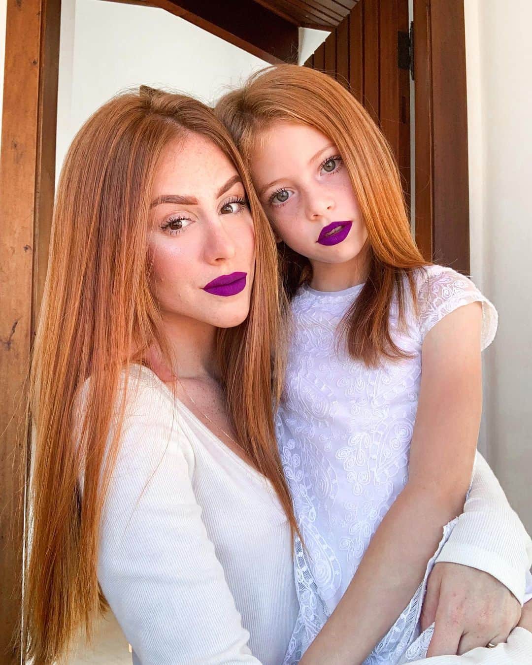 のインスタグラム：「Minha @mariavictoria_toria está crescendo 💓🦊 parabéns minha mini que você continue sempre sendo o meu chocolate com pimenta 🌶 nosso amor está escrito nas estrelas😍」