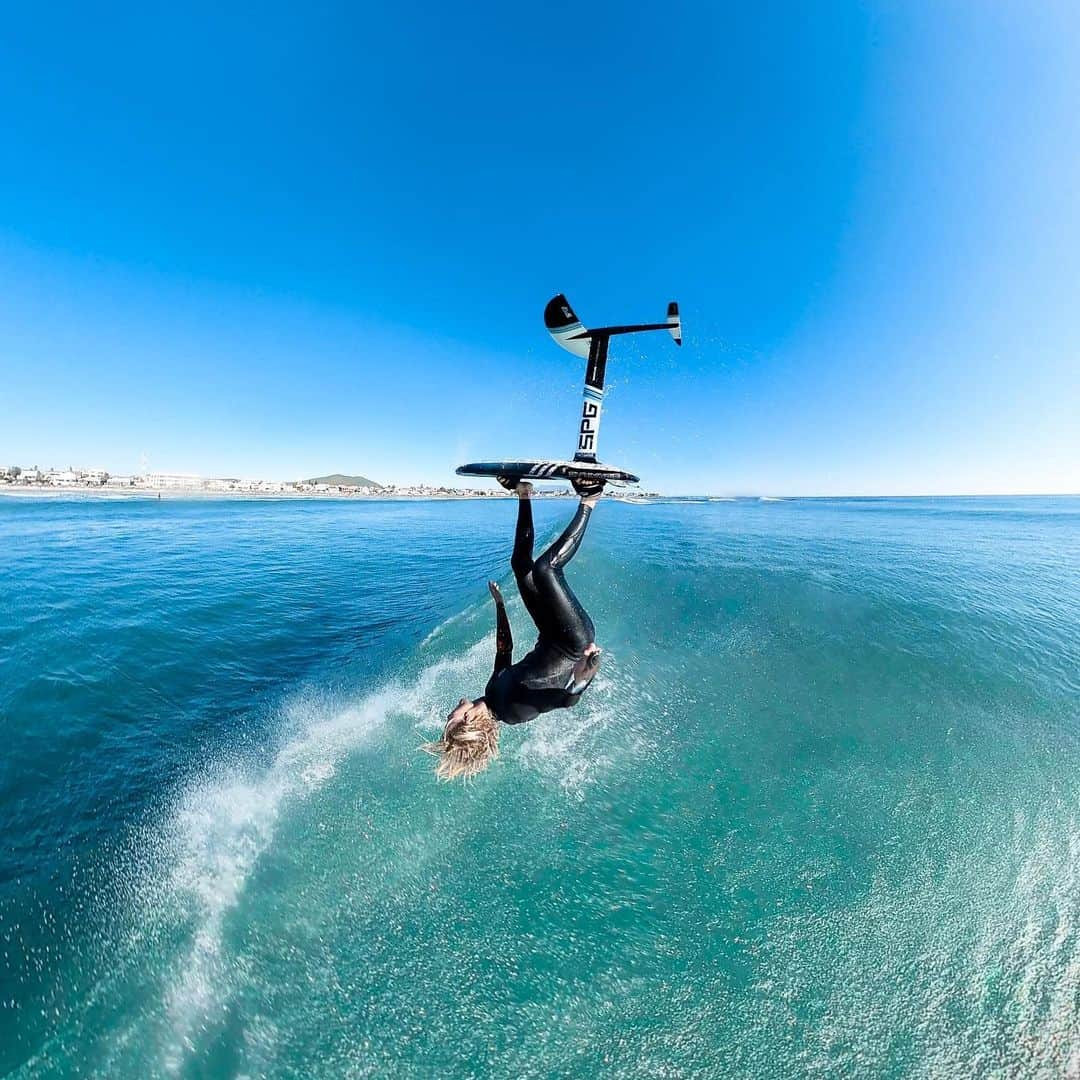 goproさんのインスタグラム写真 - (goproInstagram)「Photo of the Day: Don't flip out, but... it's #Friday ♻ @nathanvanvuuren + #GoProMAX ⠀⠀⠀⠀⠀⠀⠀⠀⠀ @GoProZA #GoProZA #GoPro #Foil #Backflip」11月14日 6時00分 - gopro