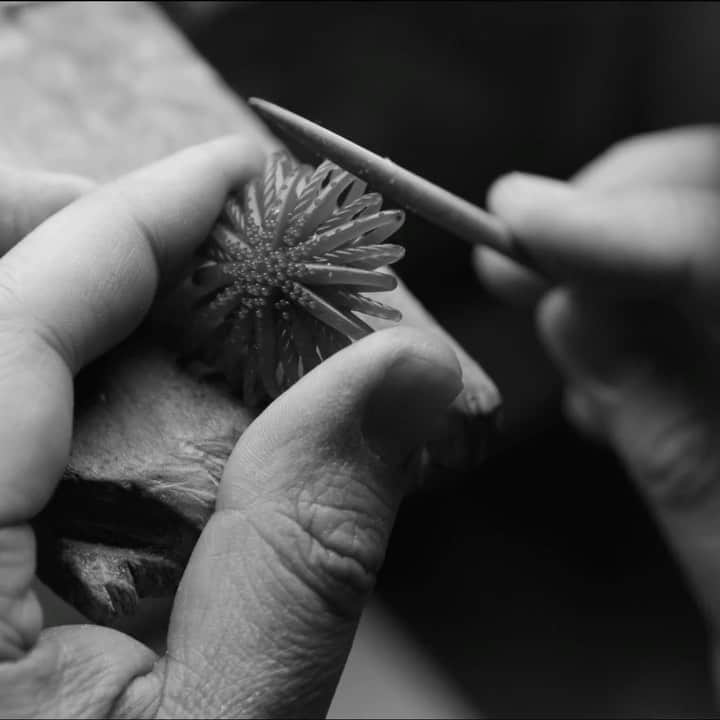 デビッドヤーマンのインスタグラム：「“There are many starbursts in the world. This is ours. I designed it as a gift for Sybil.”- David Yurman」
