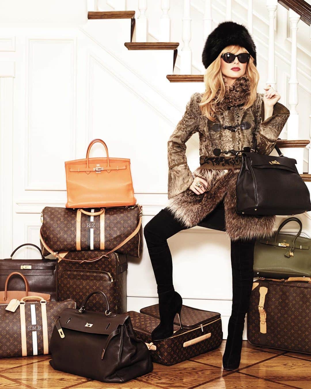 レイチェル・ゾーのインスタグラム：「#fbf All packed up with nowhere to go 🧳👜😂 XoRZ #dreams #livinginstyle」