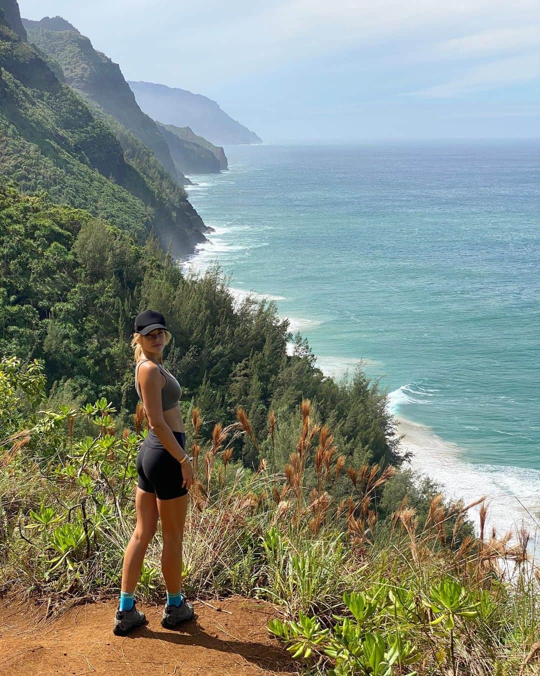 トリ・プラバーのインスタグラム：「Jungle girl in her happy place 💚」