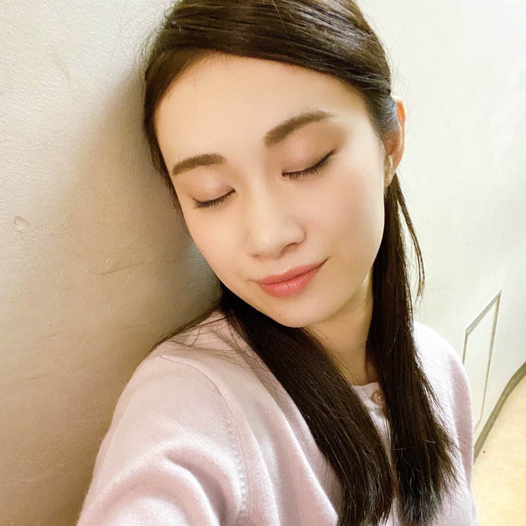 鈴木芳奈のインスタグラム：「#舞台 #死ヌ事典 4日目2公演、そして夜は配信、本日もありがとうございました！ あと2日かぁ。時の流れはあっという間ですね。「死ヌ事典」に携われてること、本当に感謝でしかありません。 目を閉じて浮かんできた大切な人を本当に大切に。 下村綾子を最後まで生き抜きたいと思います☺︎✨ 　#act #actress #actor #山形 #山形出身」