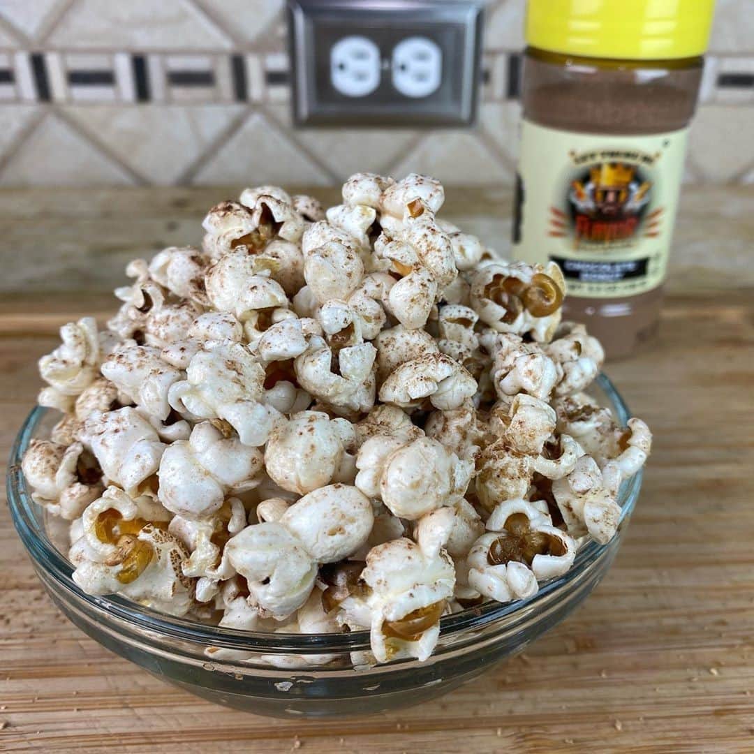 Flavorgod Seasoningsさんのインスタグラム写真 - (Flavorgod SeasoningsInstagram)「Chocolate Donut Flavored Popcorn⁠ -⁠ Customer:👉 @funfoodsyt ⁠ -⁠ Add delicious flavors to your meals!⬇️⁠ Click link in the bio -> @flavorgod  www.flavorgod.com⁠ -⁠ "I used this unique seasoning that @flavorgod sent me to flavor this popcorn. It tuned out well. I can’t wait to try the rest of the seasonings on some dishes."⁠ -⁠ Flavor God Seasonings are:⁠ 🍩ZERO CALORIES PER SERVING🍩⁠ 🍩MADE FRESH⁠ 🍩MADE LOCALLY IN US⁠ 🍩FREE GIFTS AT CHECKOUT⁠ 🍩GLUTEN FREE⁠ 🍩#PALEO & #KETO FRIENDLY⁠ -⁠ #food #foodie #flavorgod #seasonings #glutenfree #mealprep #seasonings #breakfast #lunch #dinner #yummy #delicious #foodporn」11月13日 22時01分 - flavorgod