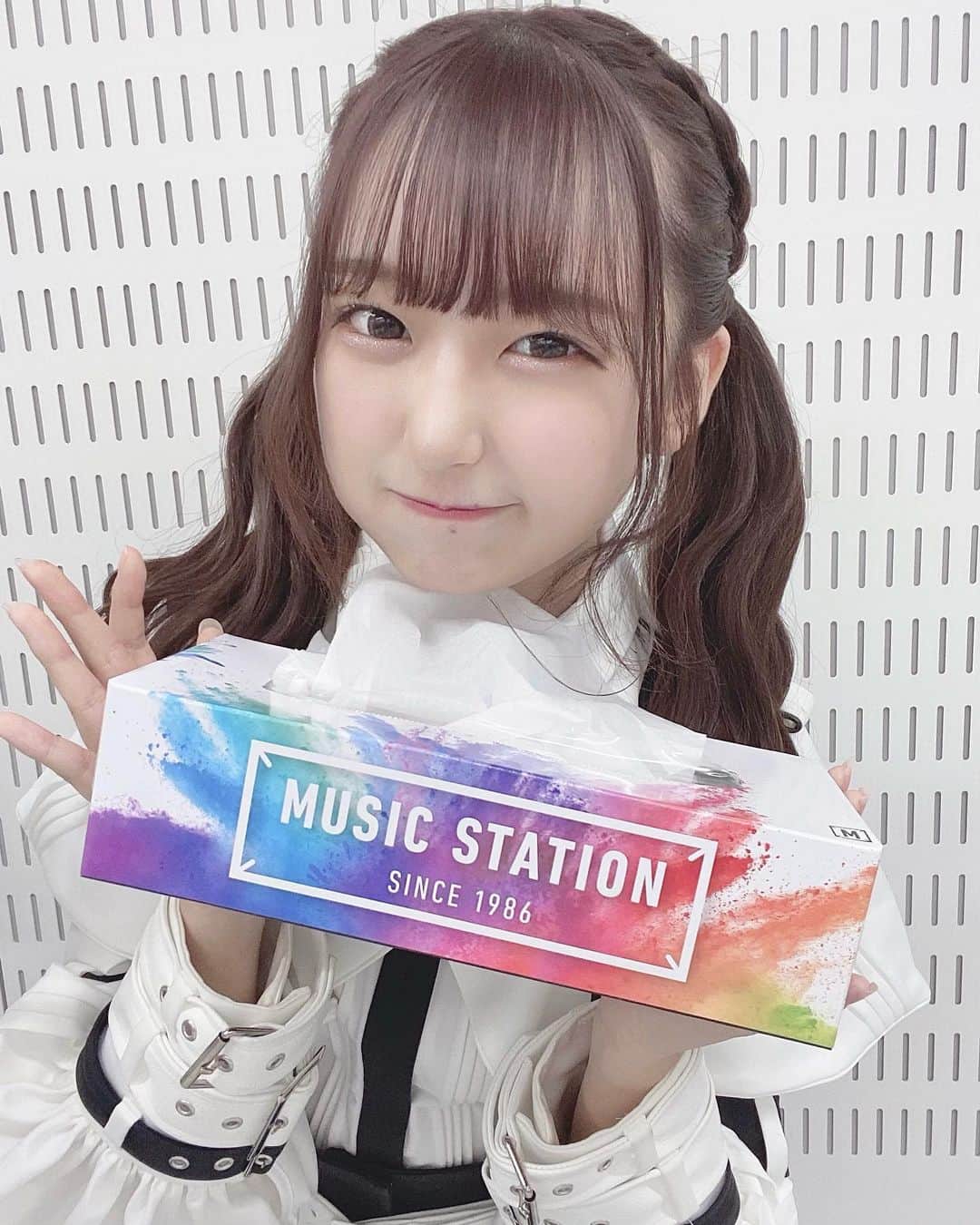 町田穂花のインスタグラム：「. . #ミュージックステーション  見てくださったみなさんありがとうございましたⓂ️💕 . ｢ #何人も ｣みなさんどうでしたか？💭 . 沢山の方に聞いていただけてたら嬉しいです🥰🥰 .  #Mステ #ラストアイドル #アイドル #ツインテール #ツインテール女子」