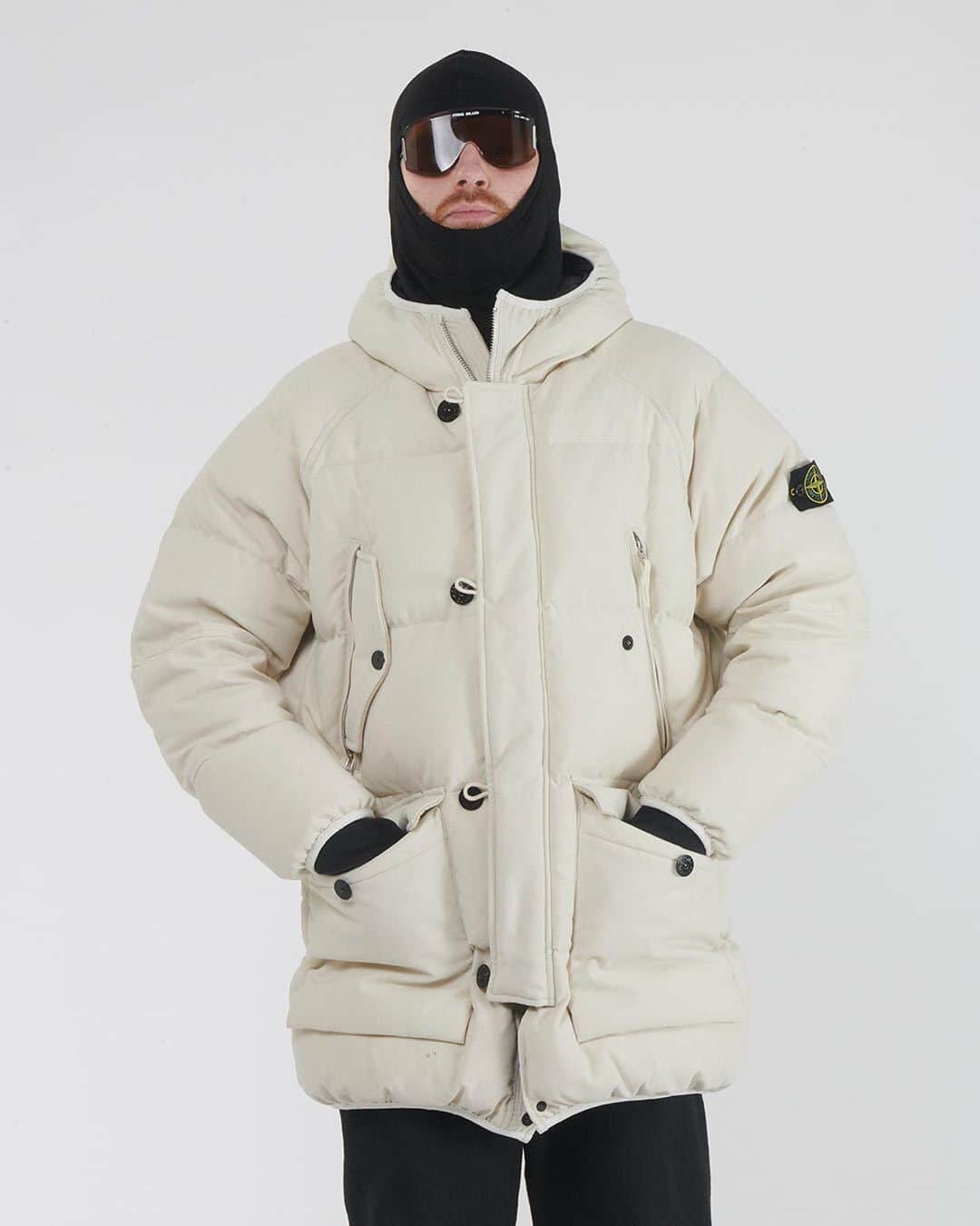のインスタグラム：「For ARCHIVE 03, Ravarino-based outerwear innovators @stoneisland_official offer the opportunity to purchase the iconic and highly prized AW15 40534 Polypropylene Tela Jacket. To celebrate the launch of this down-filled icon, we invited London-based Stone Island obsessive and collector Archie of @ARCO_MAHER to try it on for size Photography: @raphaelbliss Model: @arco_maher」