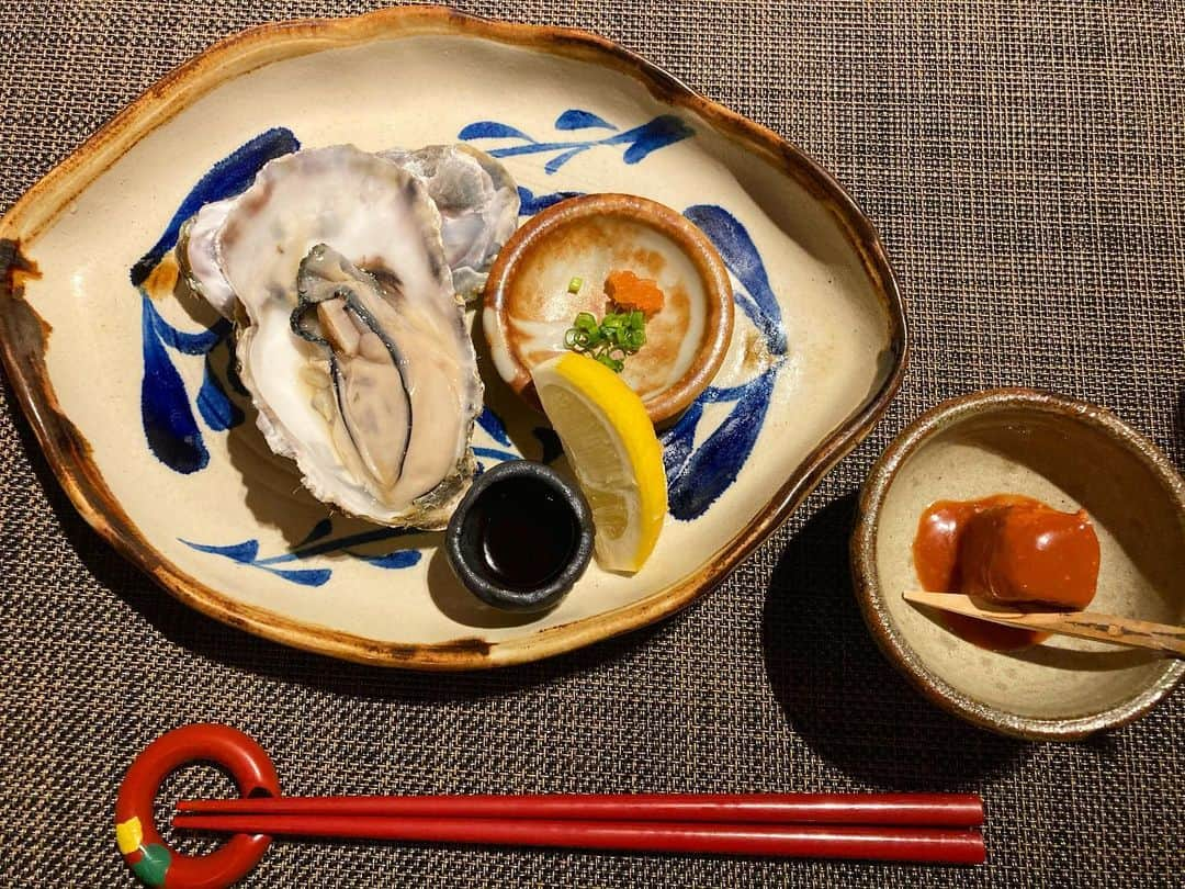 竹村真琴さんのインスタグラム写真 - (竹村真琴Instagram)「* 先日の沖縄ディナー🥢 食欲の秋で最近食べ過ぎ🐖 . . . #沖縄旅行 #沖縄グルメ #沖縄料理 #真夏日 #沖縄ディナー #夜ご飯 #夜ごはん #和食 #懐石料理 #コース料理 #前菜 #生牡蠣 #お刺身 #サラダ #お肉料理 #もずく #デザートは別腹 #女子旅 #女旅 #ゴルフ合宿 #ゴルフ旅行 #ガールズトーク #女子トーク #止まらない #食欲の秋」11月13日 22時27分 - makototakemura_golf