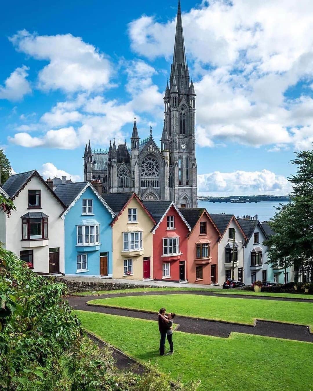 Live To Exploreさんのインスタグラム写真 - (Live To ExploreInstagram)「Colorful houses in Cobh, Ireland Photo by @dashleyworldtour  Tag your loved ones to see this photo!」11月13日 22時28分 - welivetoexplore