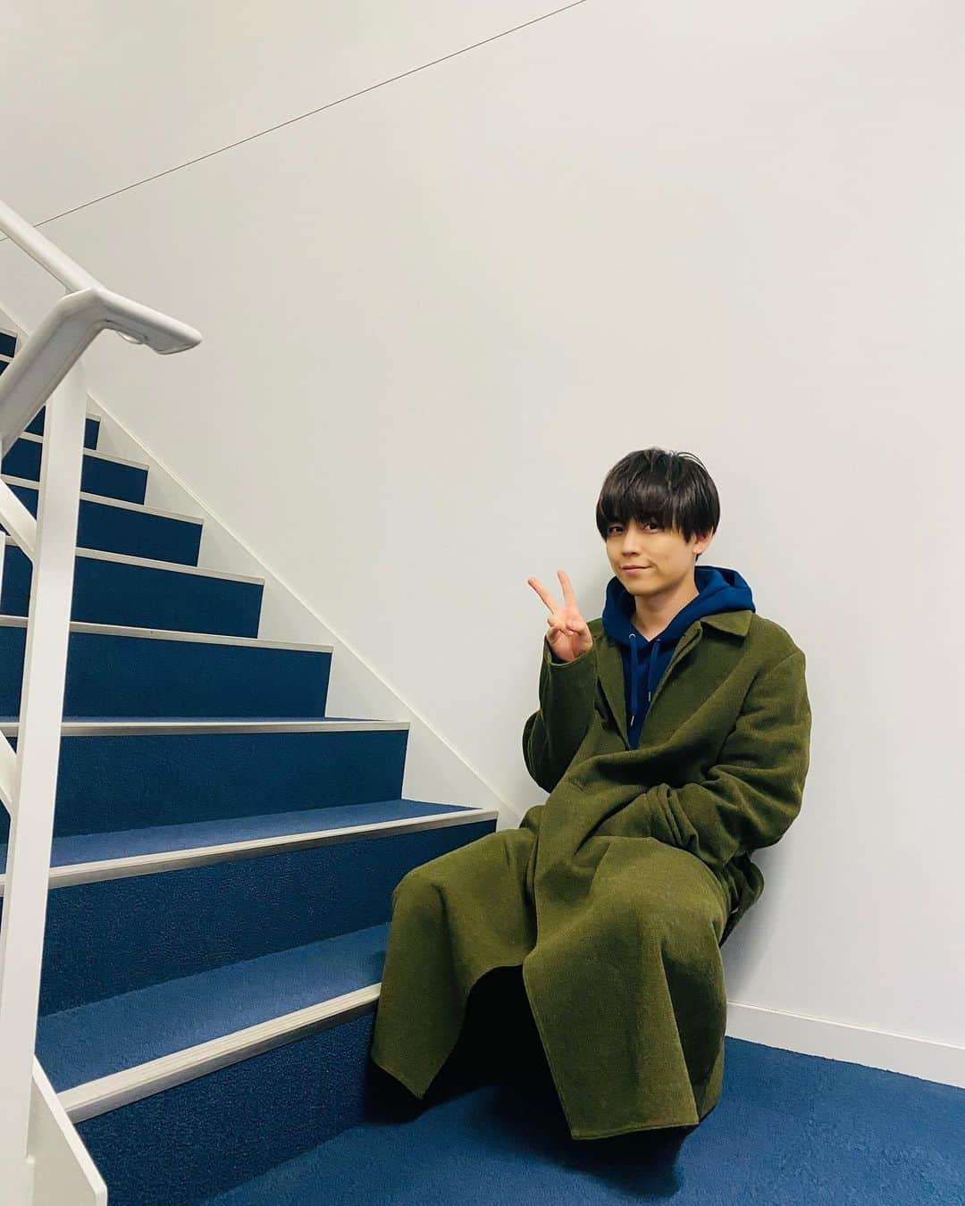 岩岡徹のインスタグラム：「✌🏻  寒暖差気をつけましょ🏙🌃」