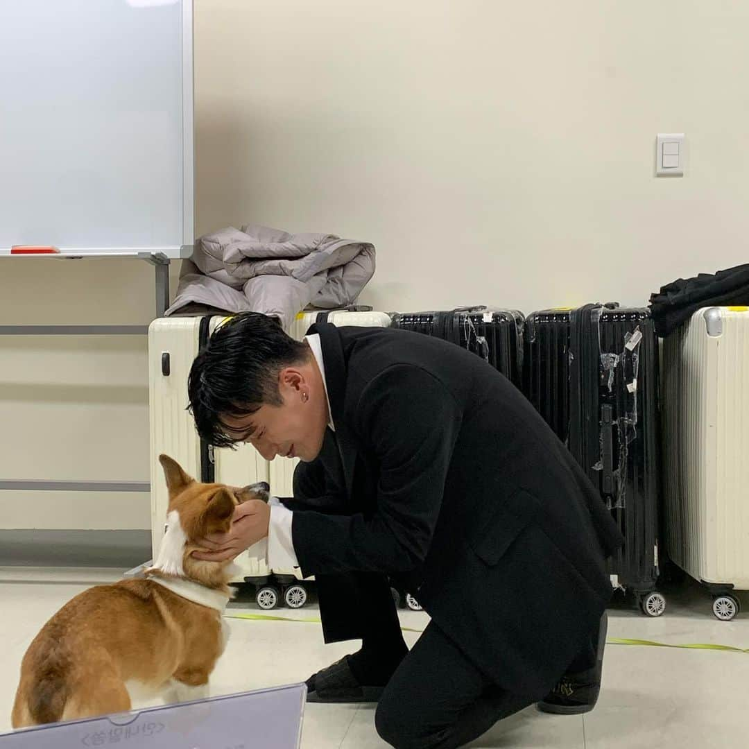 カン・ギルジュンのインスタグラム：「아우 내새낑 ㅎㅎ」