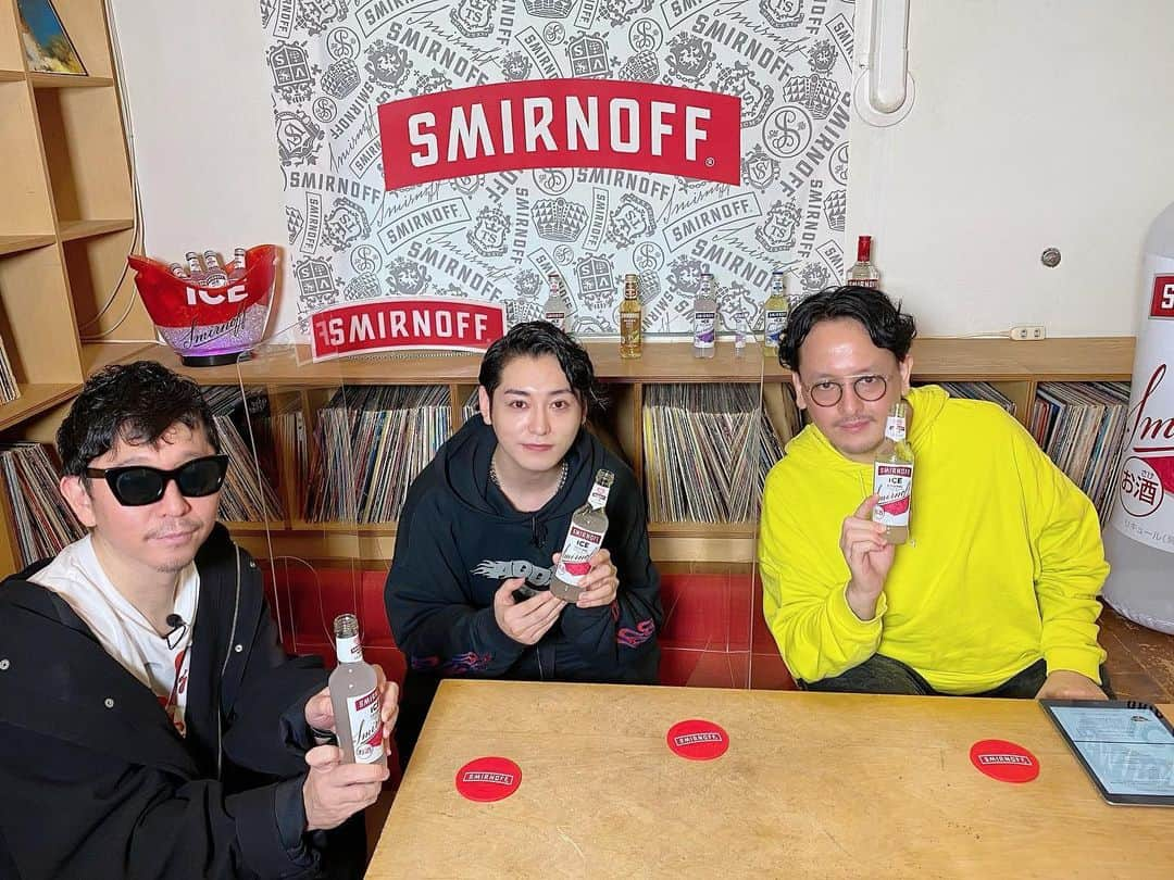 川原一馬さんのインスタグラム写真 - (川原一馬Instagram)「TCYRadioFridaysessionwithSmirnoff📻 第2 回ご視聴ありがとうございました。 みんなもスミノフ シャッフルで遊んでみてね。  見逃した方はアーカイブでチェック!↓ https://block.fm/news/tcysmirnoff #スミノフライデー #blockfm」11月13日 22時37分 - kazuma_kawahara