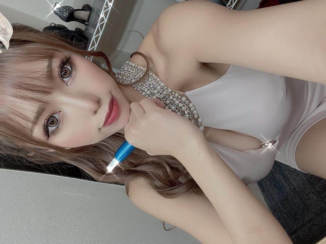 あゆかのインスタグラム：「金曜😎 週末限定へあめちゃん 今日のへあめもかわいいー😍 いつも同じパターンしか やらないけどへあめって やっぱりかわいいよね！！ 今日明日頑張れば三連休🥰 お店もお休みです！！ 営業は18日からになります！ よろしくお願いします😎  .  #千葉キャバクラ#千葉富士見キャバ嬢#千葉富士見町キャバ嬢#千葉富士見キャバクラ#arドレス#ジュエルズドレス#コロナに負けるな#コロナに負けるな日本#オンラインキャバクラ#ファッション好きな人と繋がりたい#ヘアメイク#お家スタイル#息してる？#followｍe4 #follow4like#followtrain」